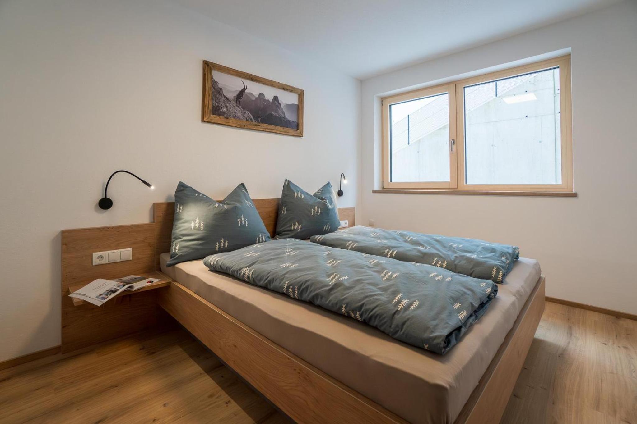 Three-Bedroom Apartment with Bathroom photo 1