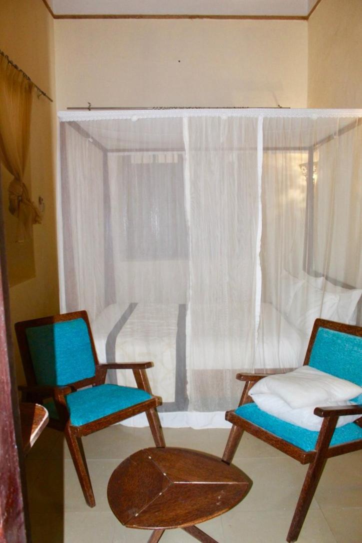 Deluxe Double Room with Bath - Photo 16
