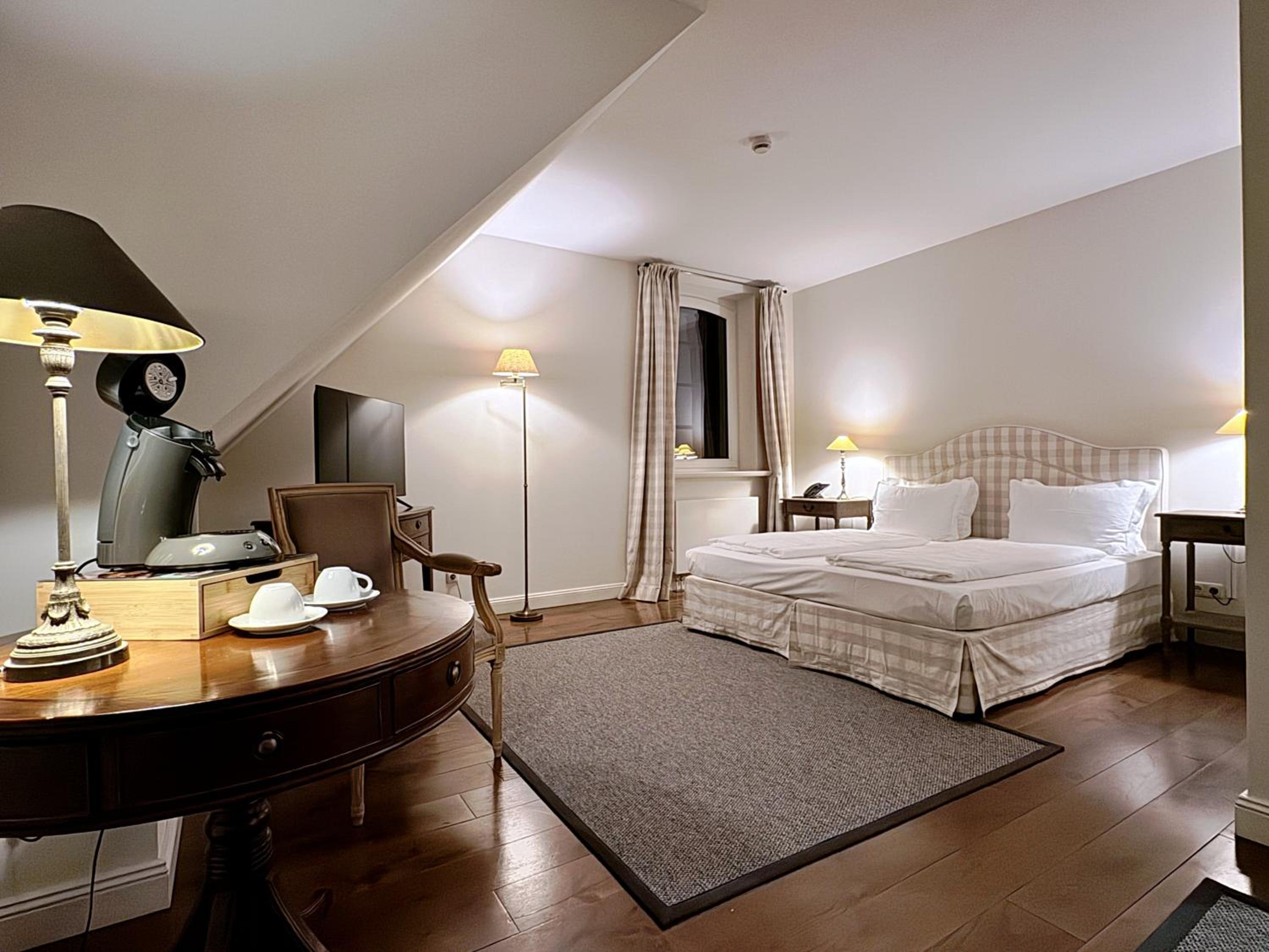 Deluxe Double Room - Photo 18