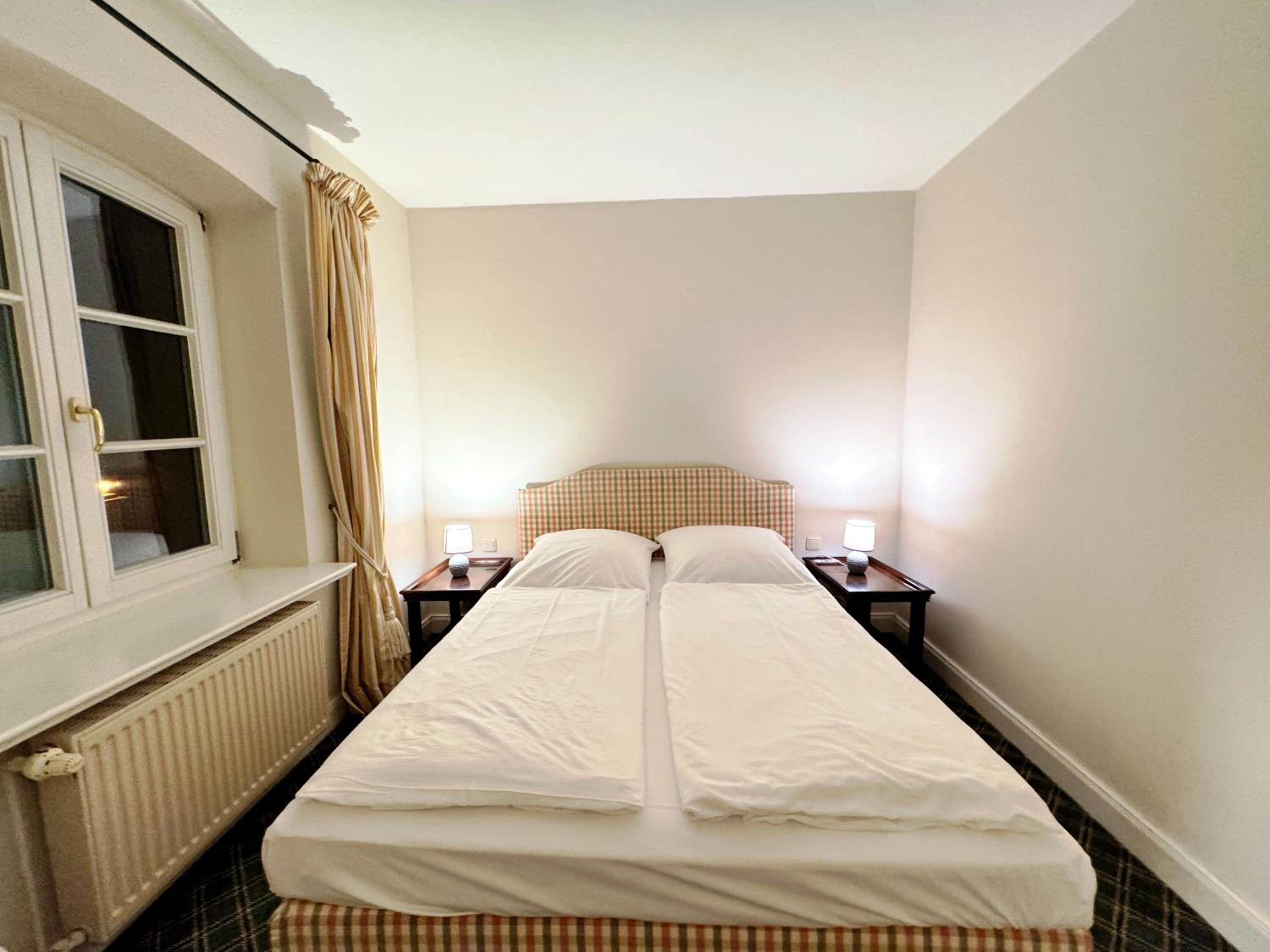 Deluxe Double Room - Photo 8