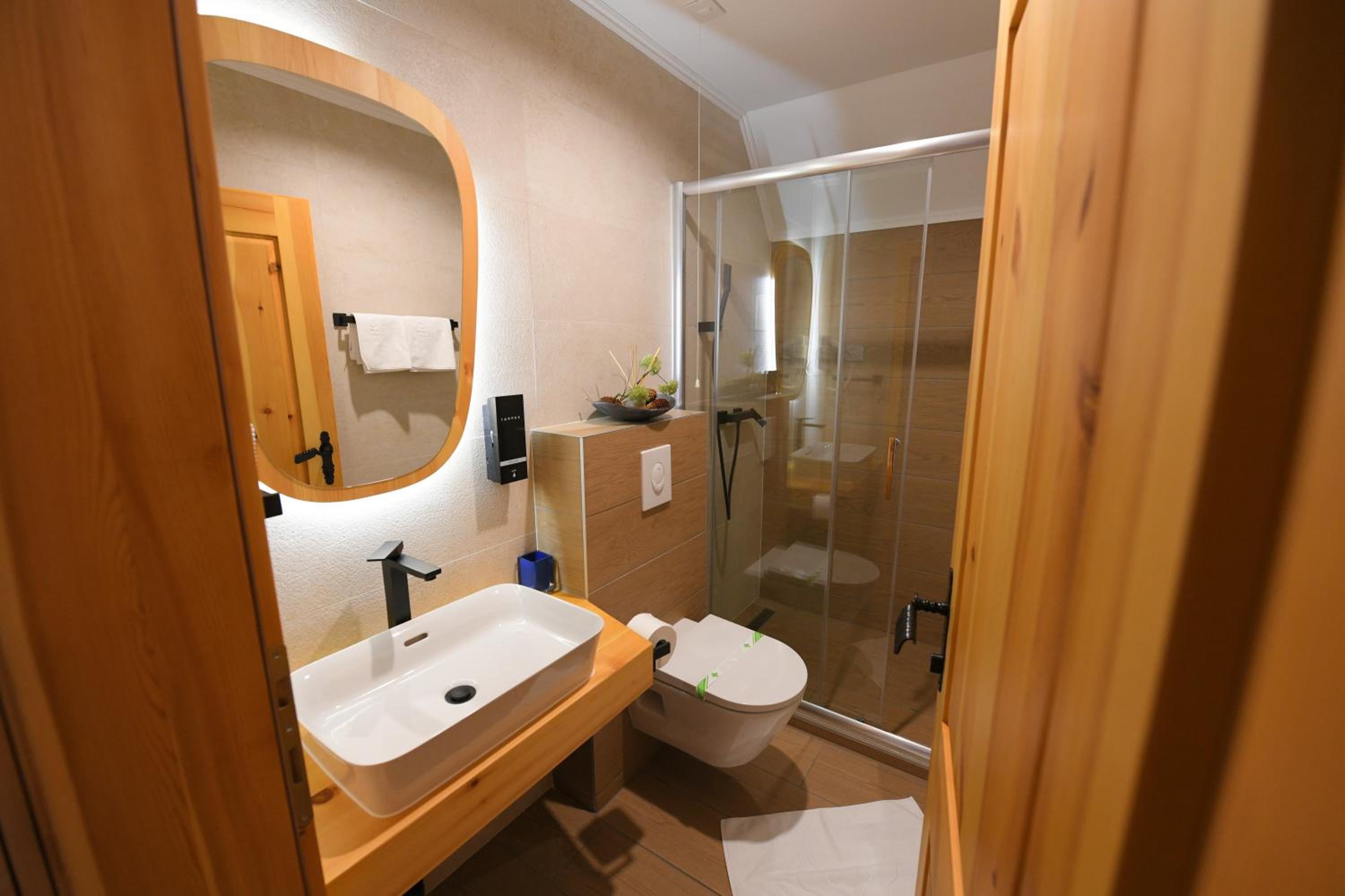 Economy Double Room photo 2