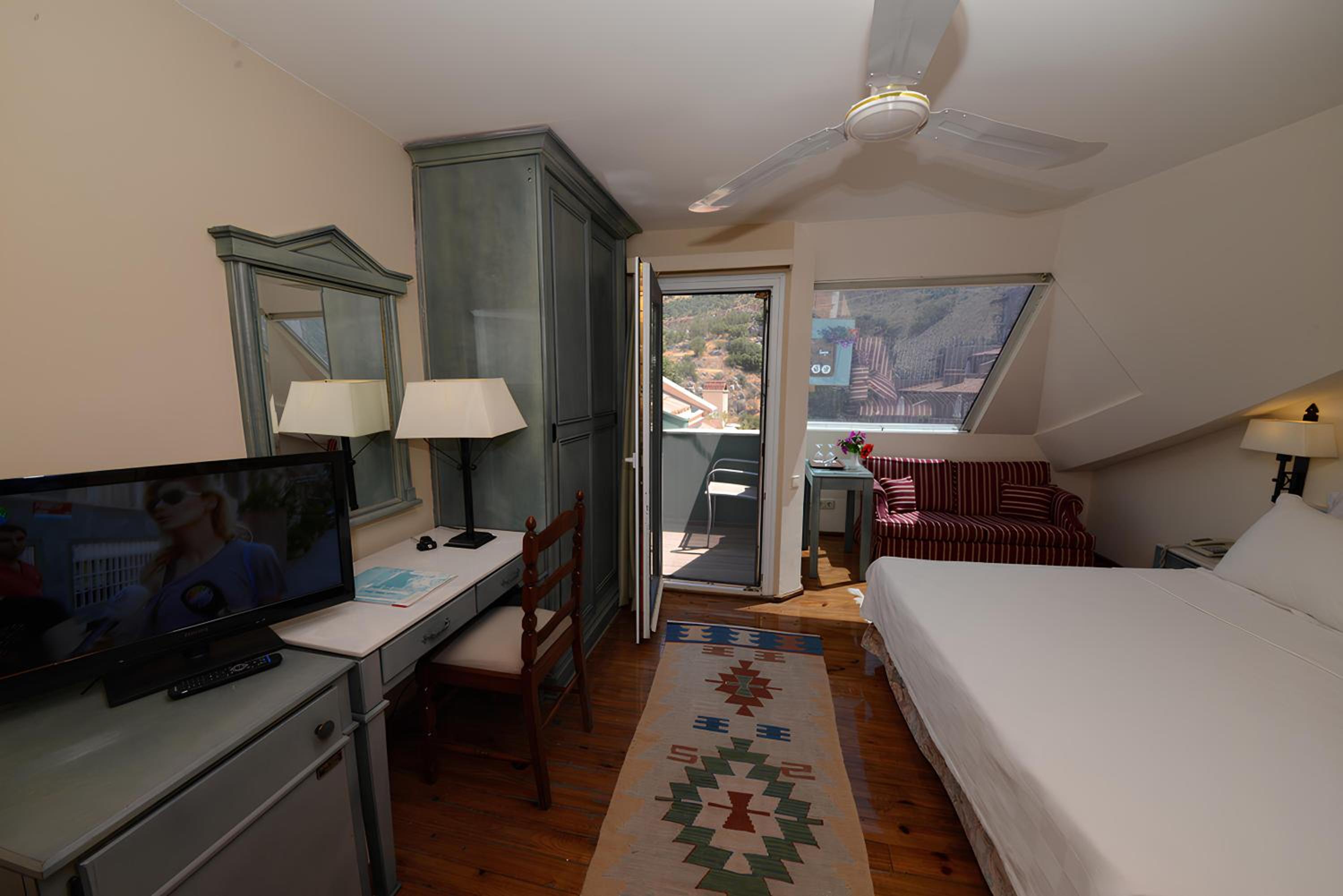 Small Double Room photo 1