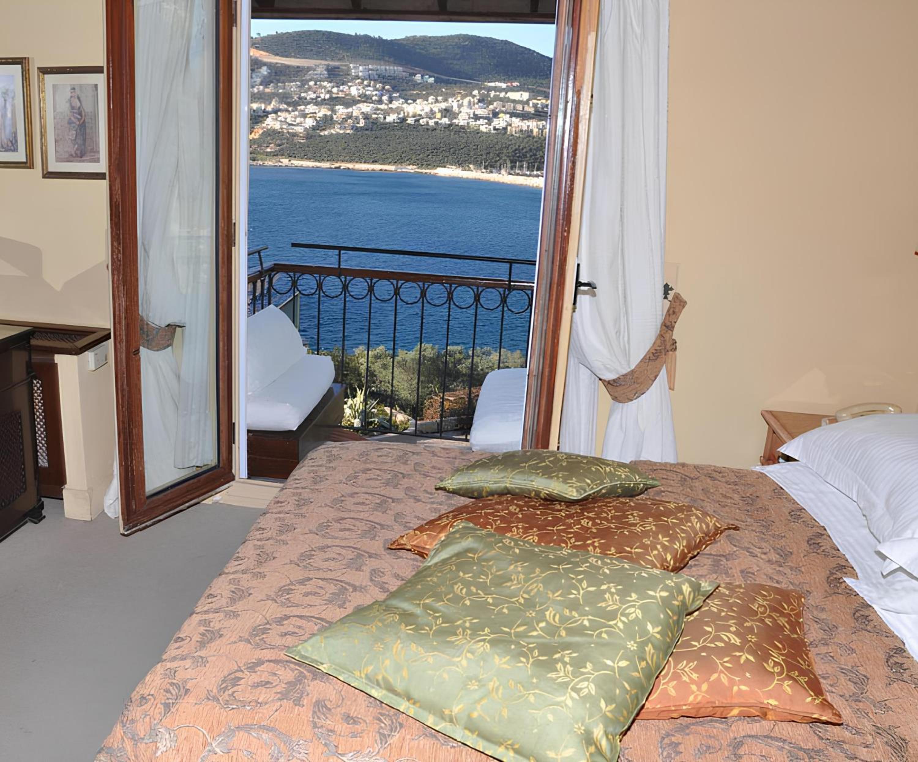 Double or Twin Room with Sea View photo 2