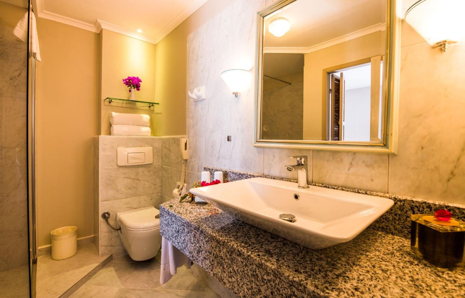 Deluxe Double Room with Sea View photo 3