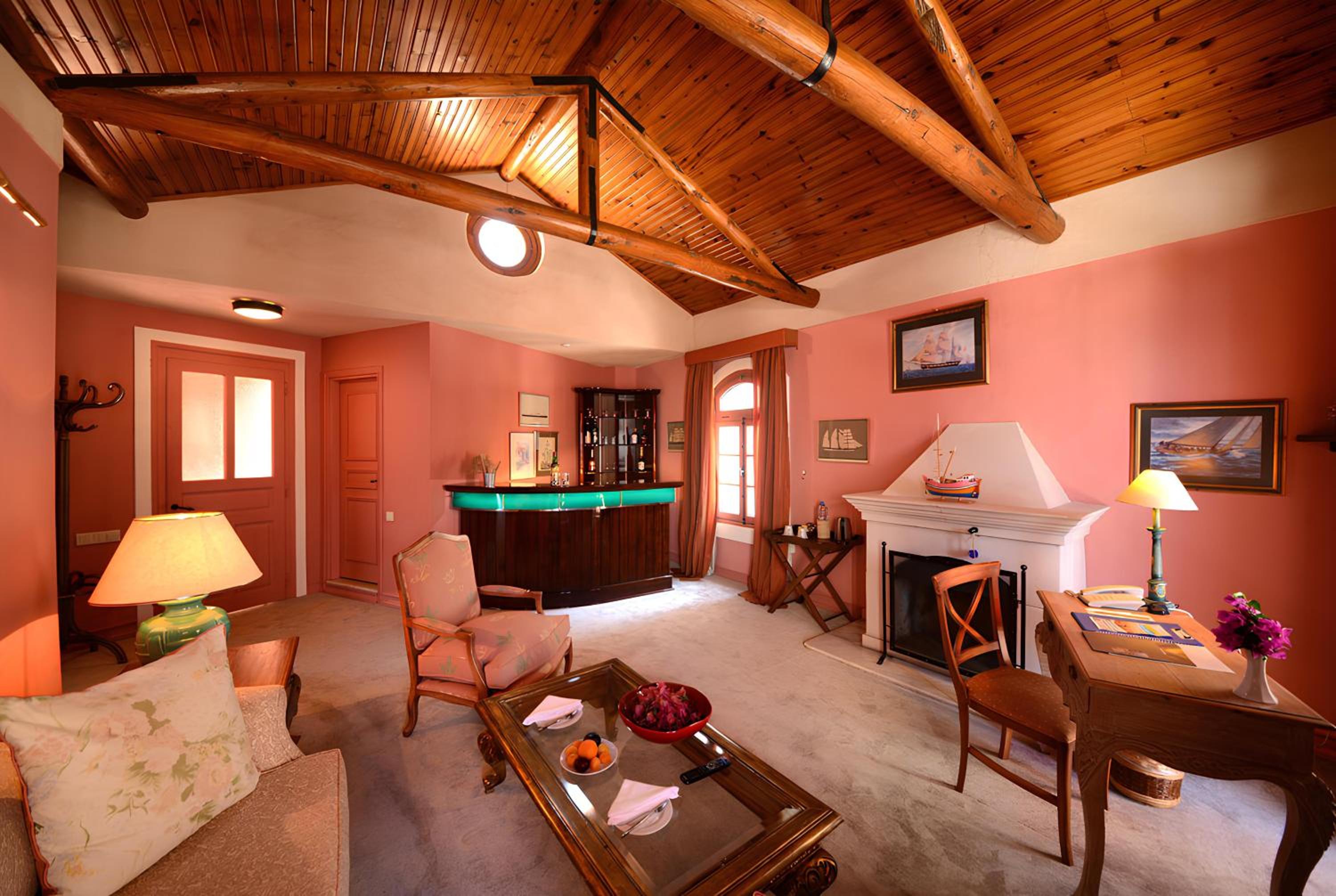 King Suite with Balcony photo 3