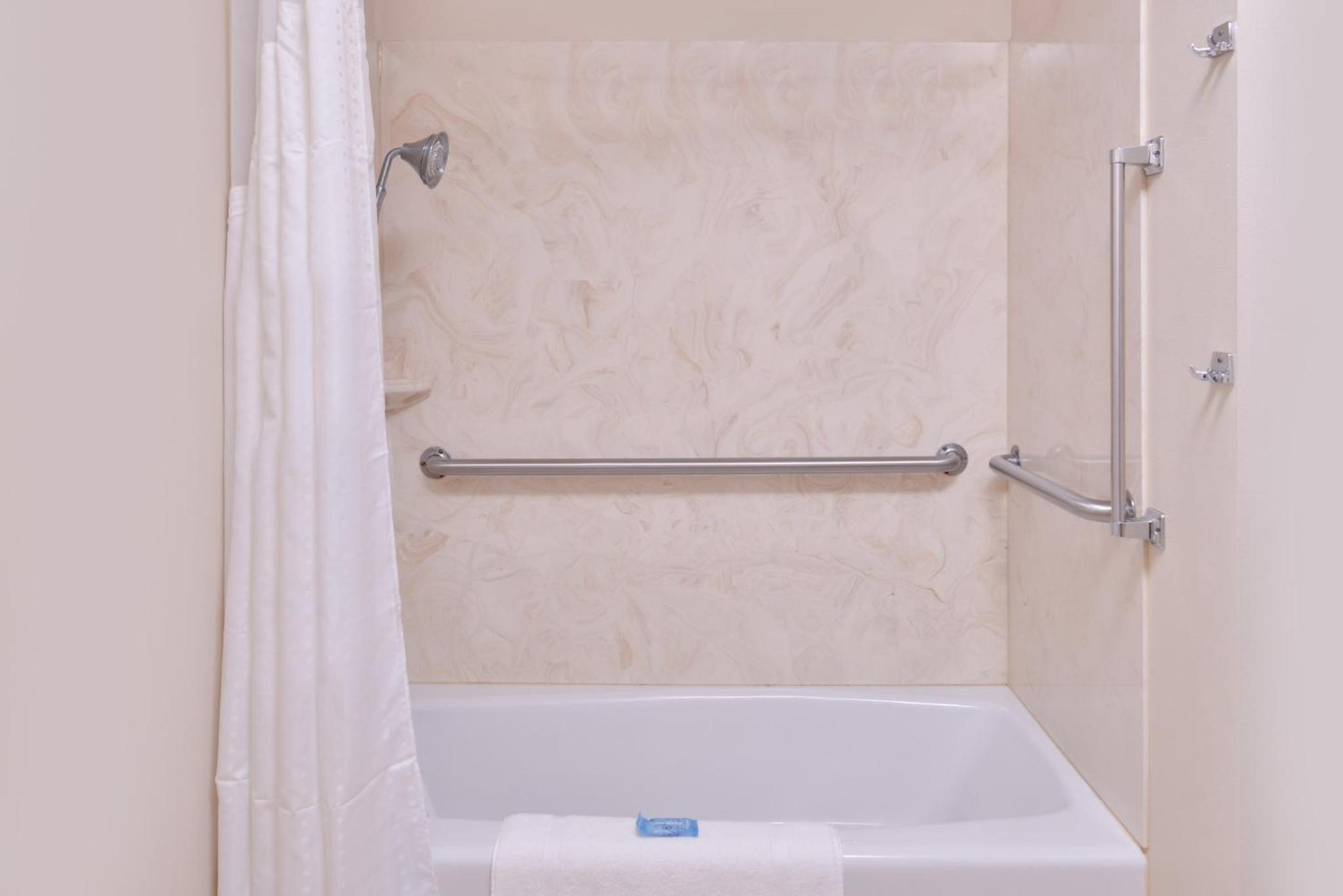 Holiday Inn Express Hotel & Suites Sioux Falls At Empire Mall by IHG, Photo 6