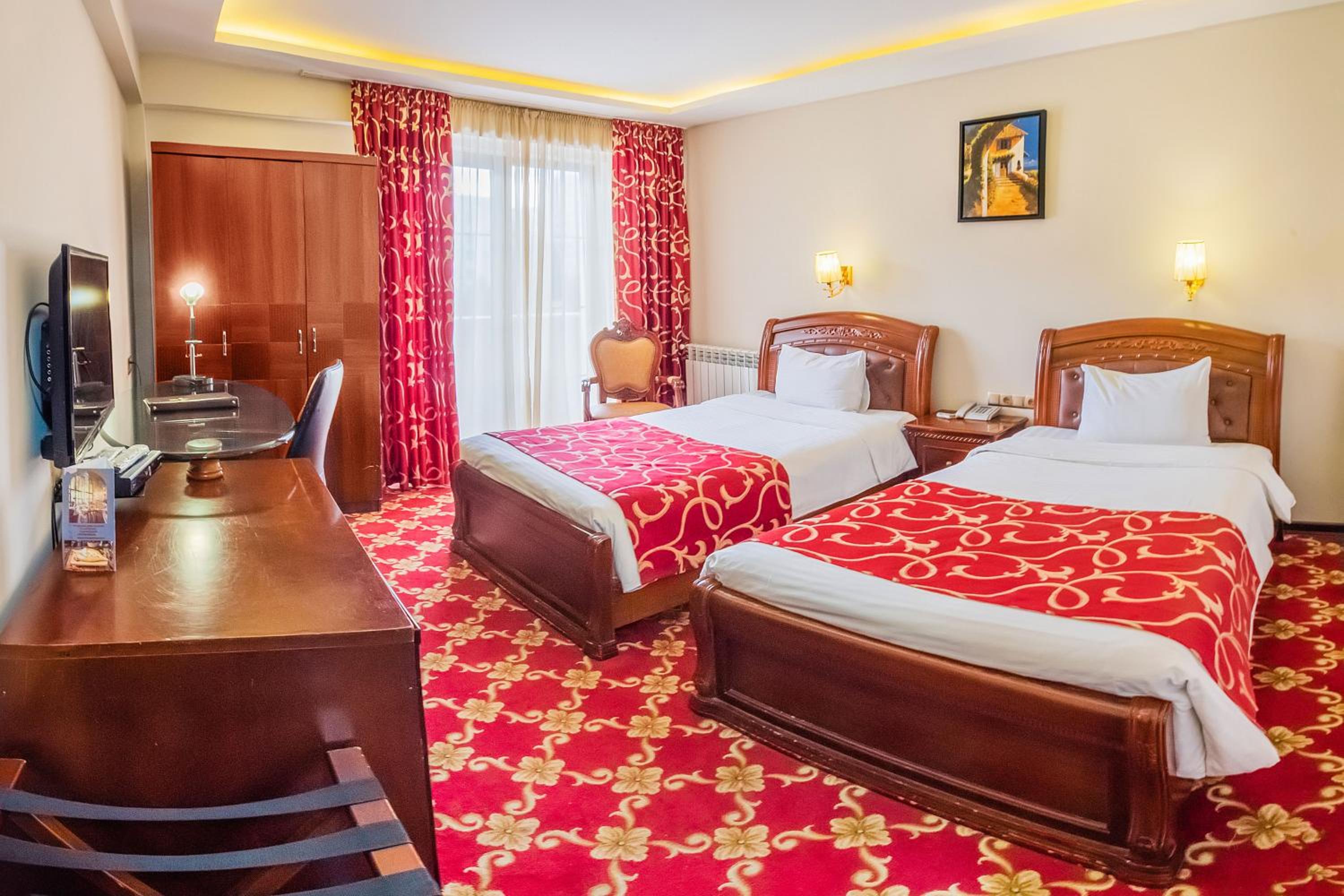 Standard Twin Room - Photo 1
