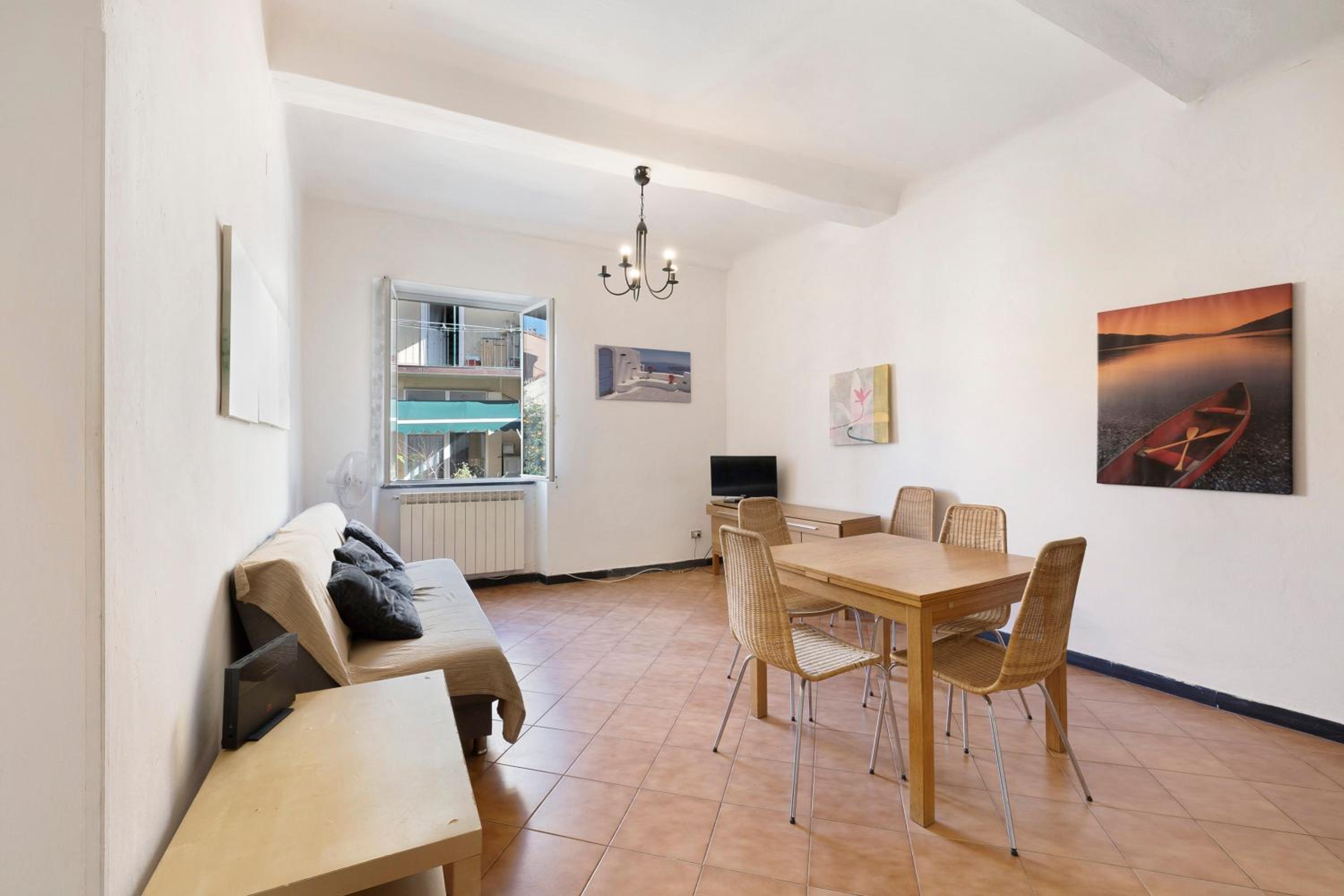 Two-Bedroom Deluxe Apartment with Balcony