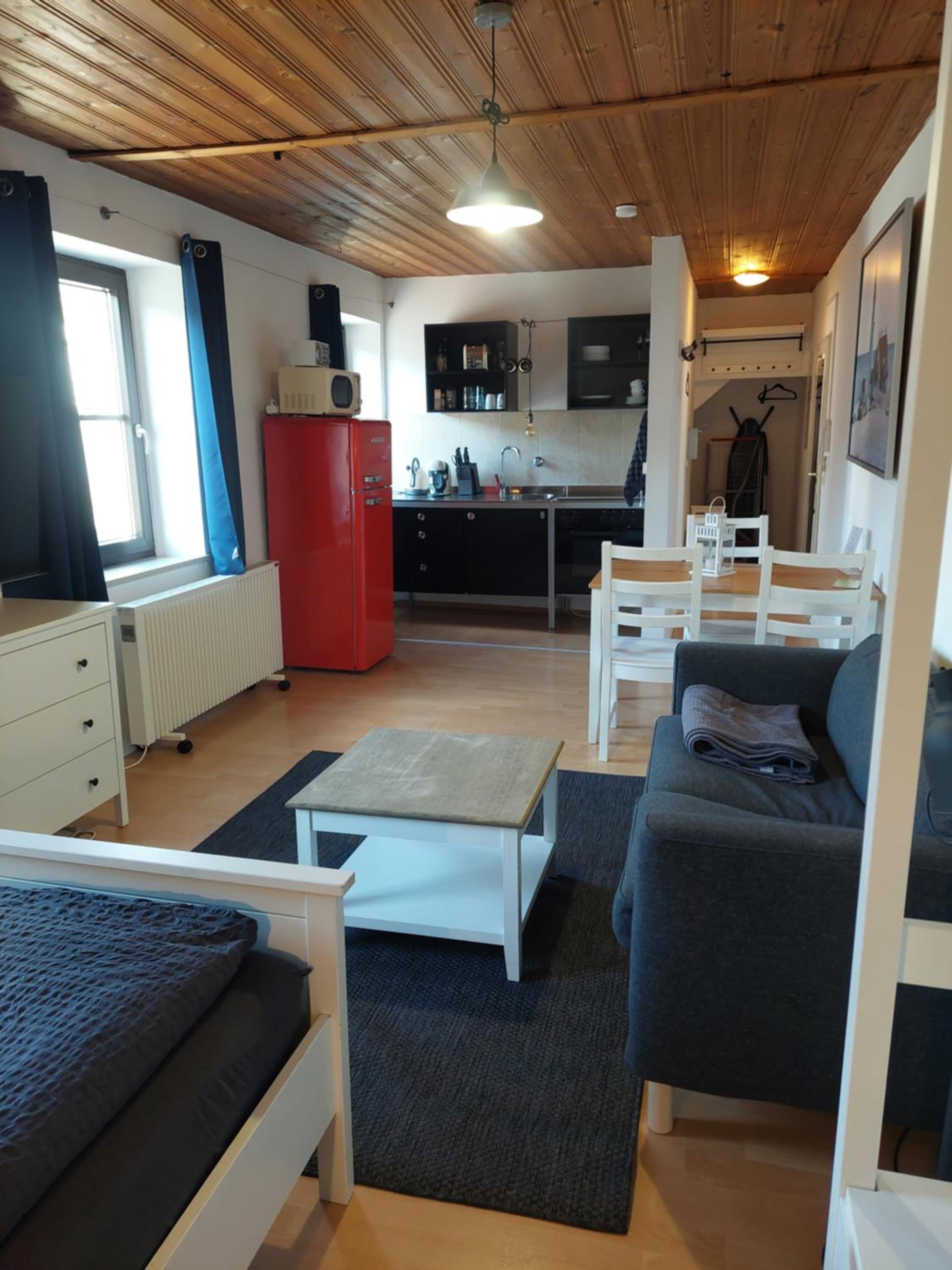 One-Bedroom Apartment - Photo 5