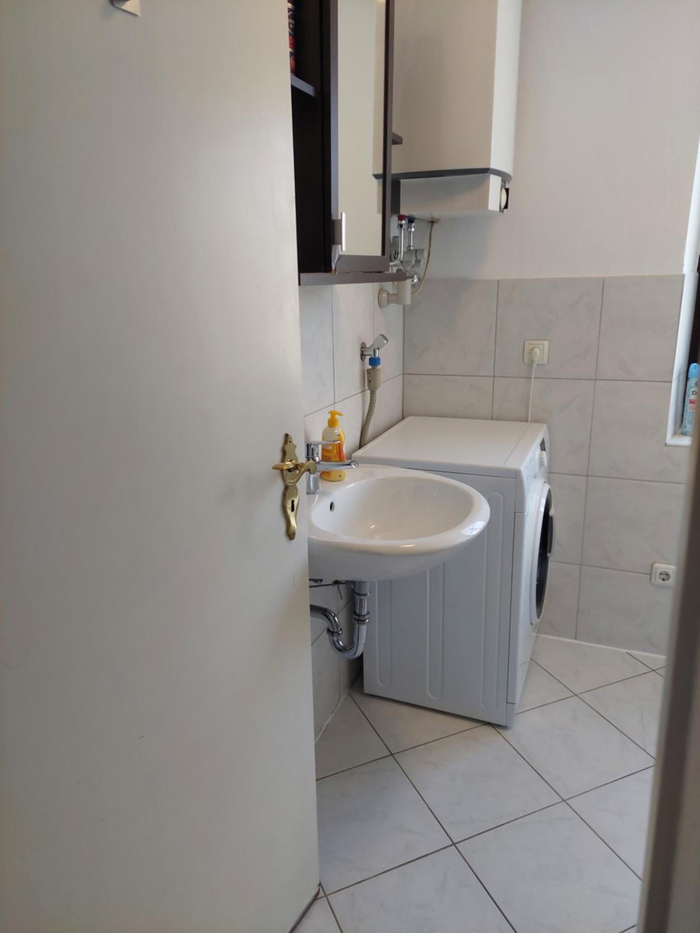 One-Bedroom Apartment - Photo 7