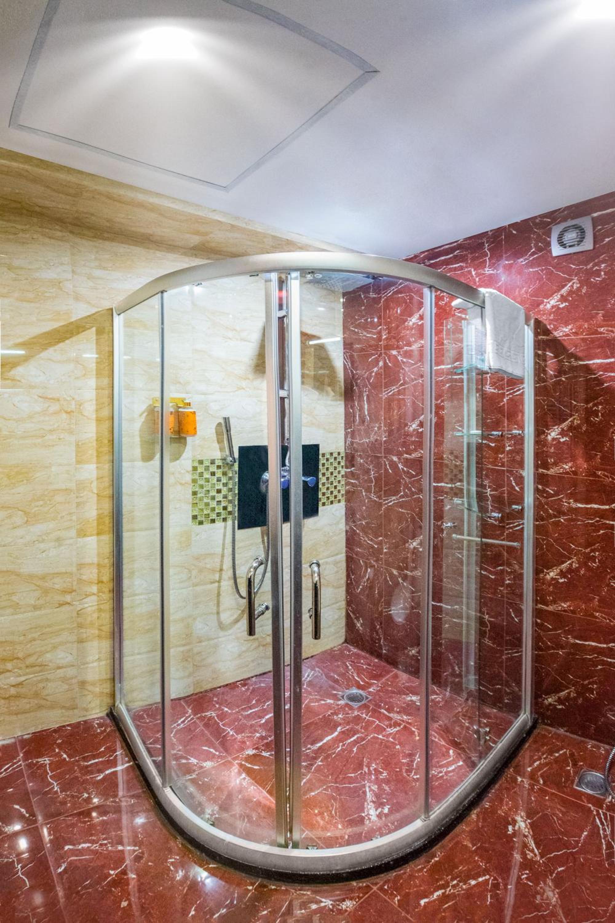 Suite - Photo 8