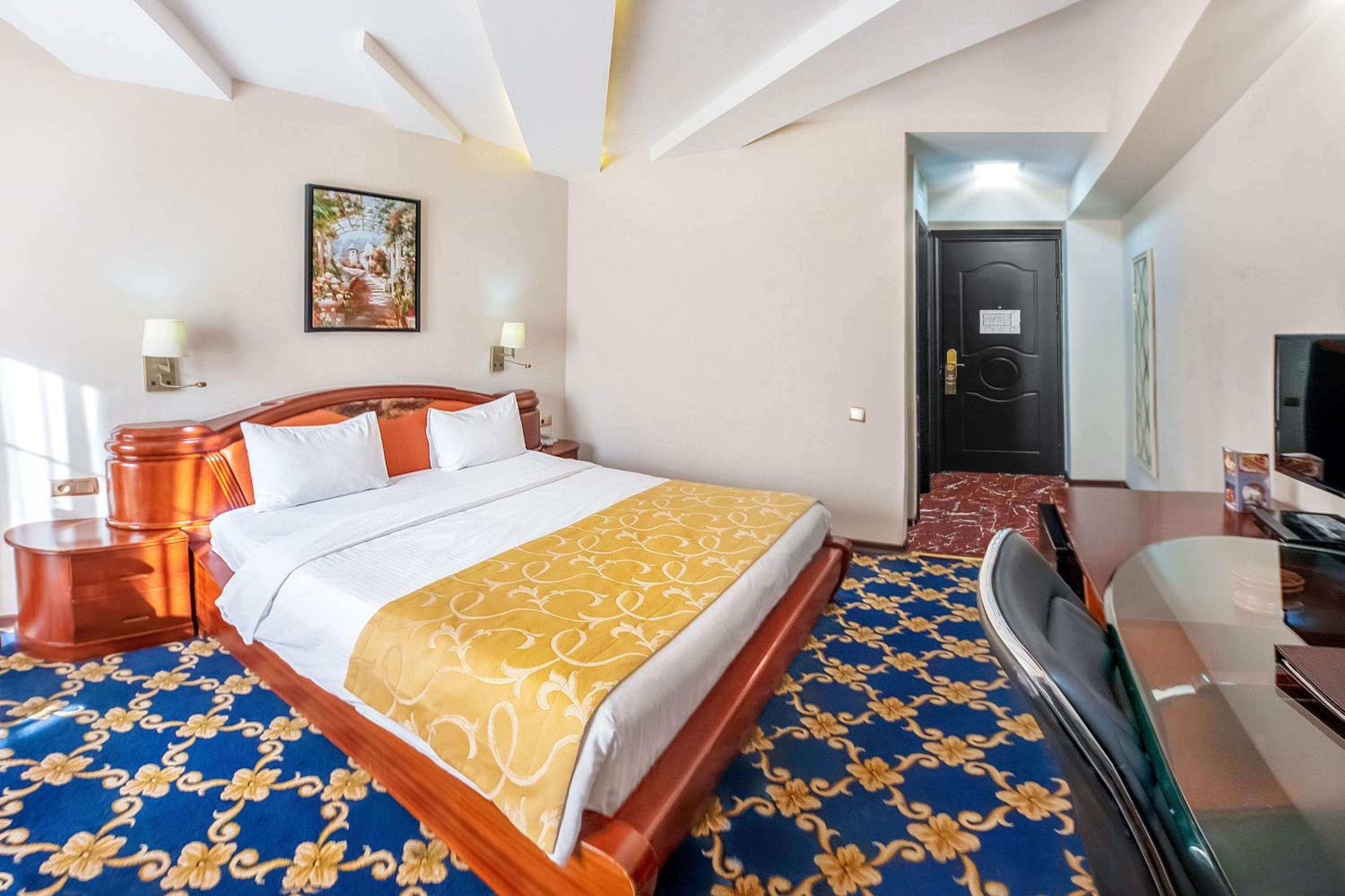 Standard Double Room - Photo 5