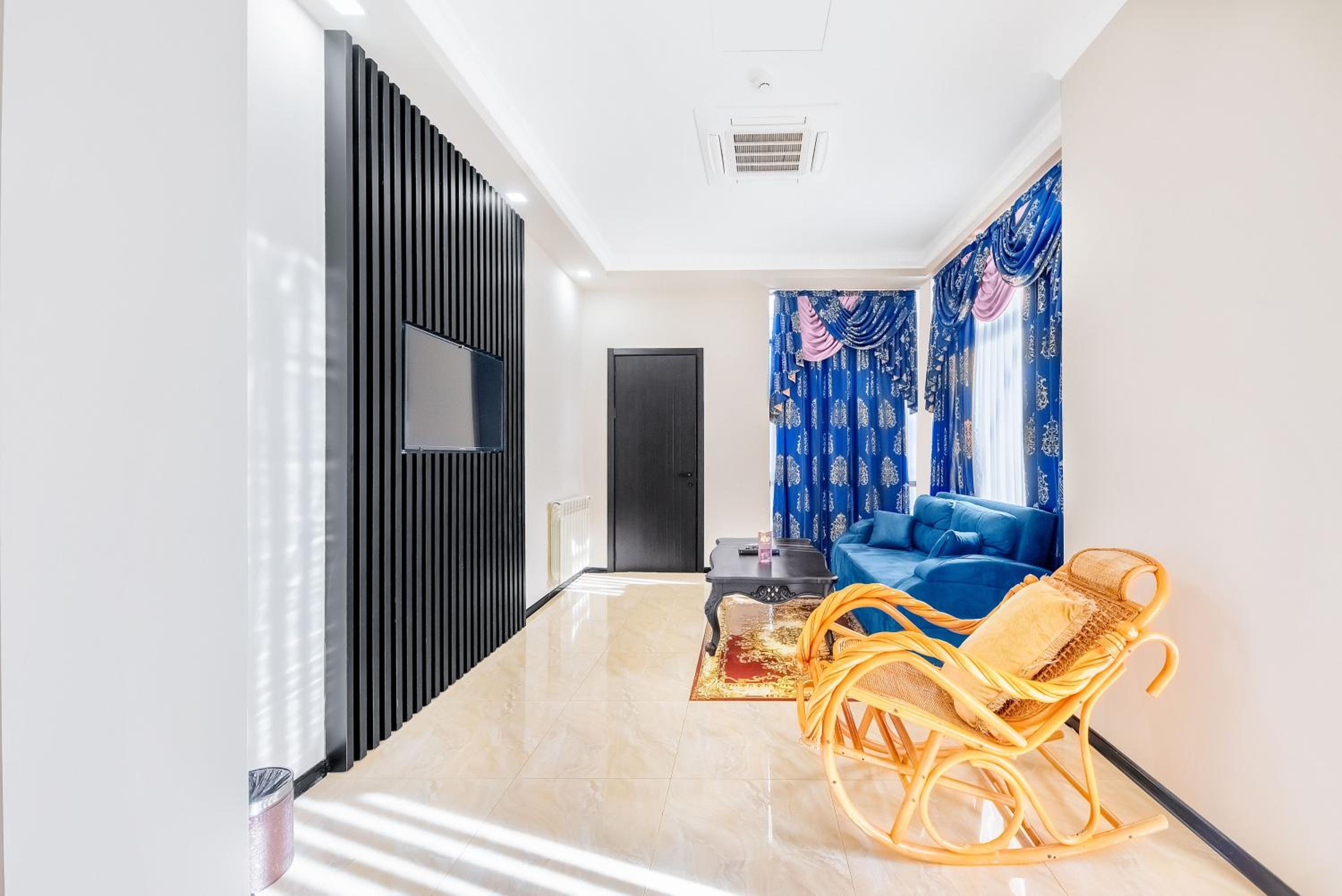 Studio with Terrace - Photo 3