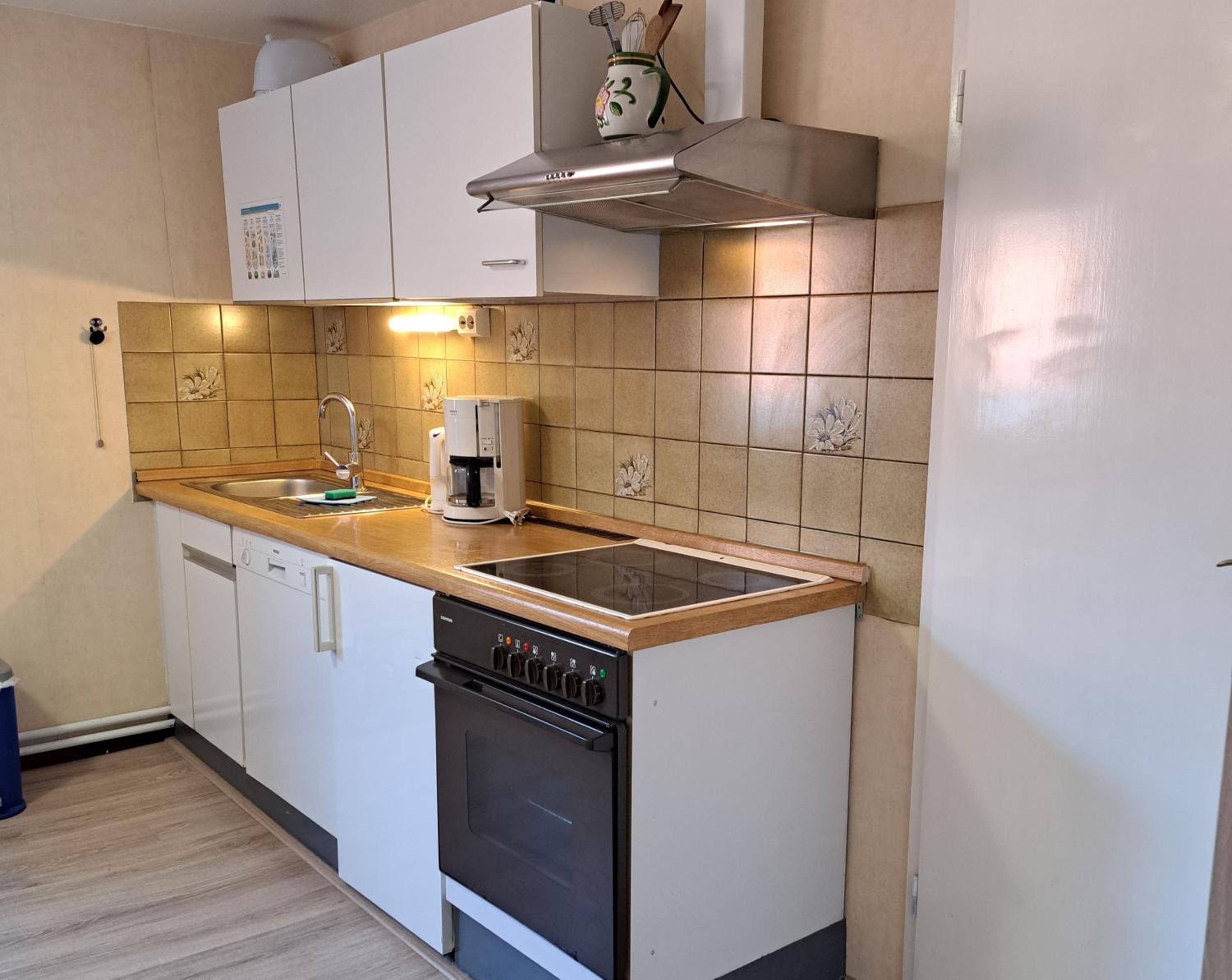 Two-Bedroom Apartment with Shower  photo 2