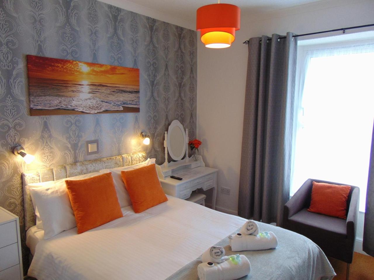 Double Room With Private Bathroom photo 1