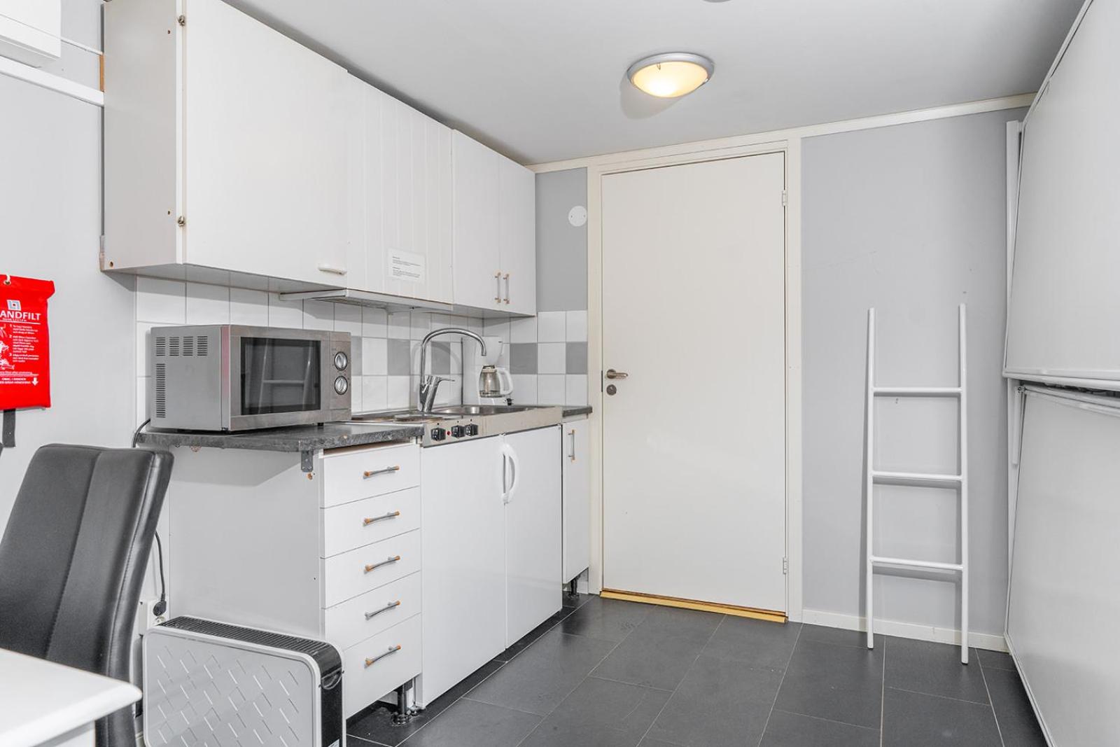 One-Bedroom Apartment photo 2