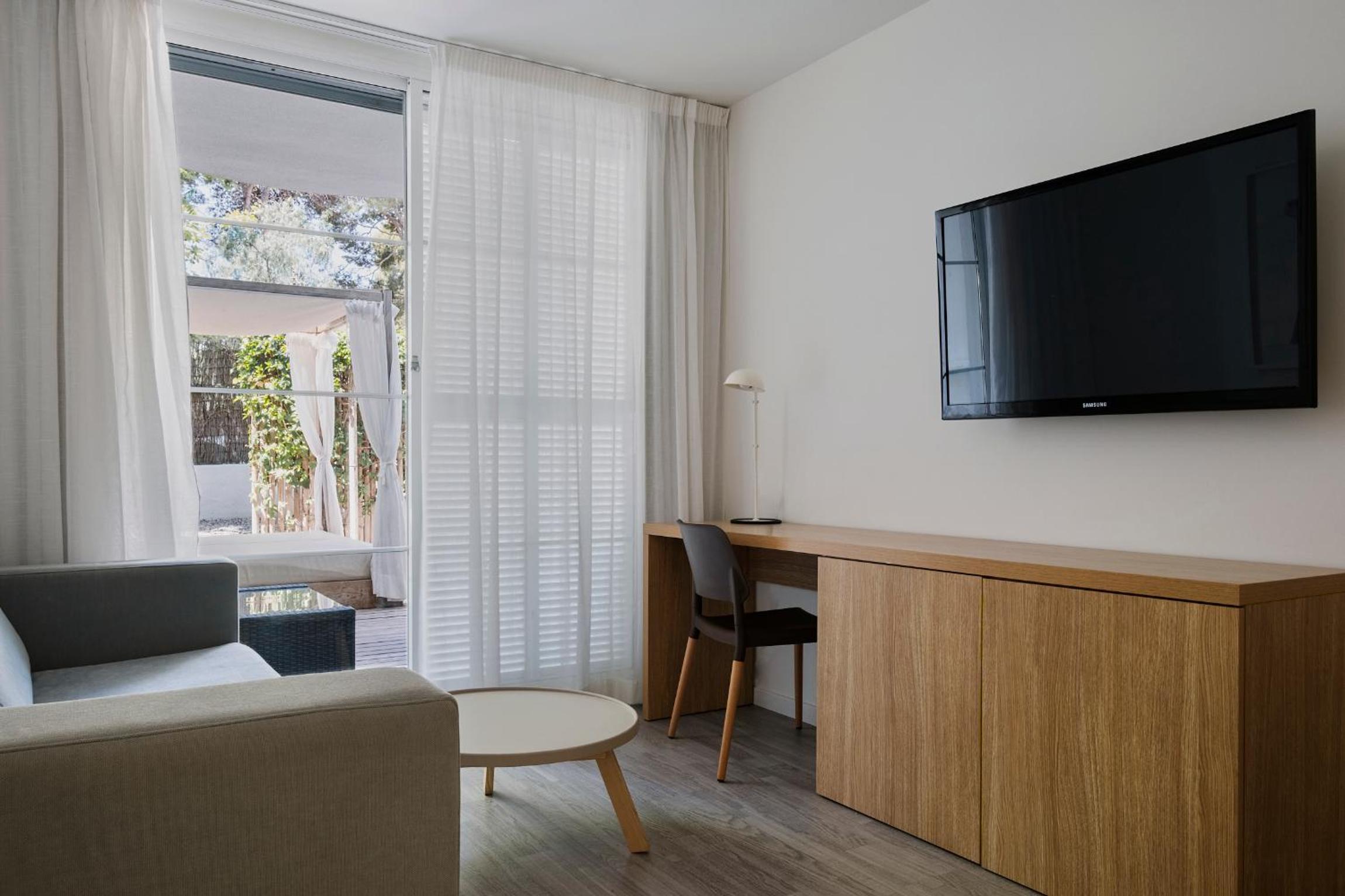 One-Bedroom Apartment with Hot Tub photo 3