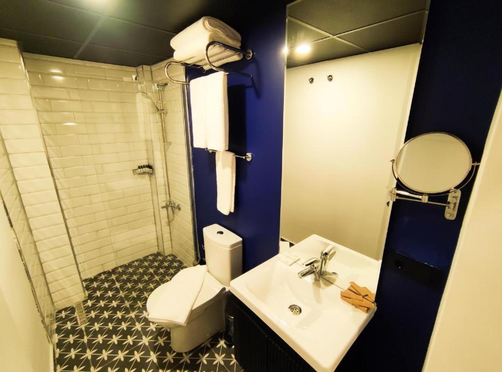 Standard Double Room - Photo 4
