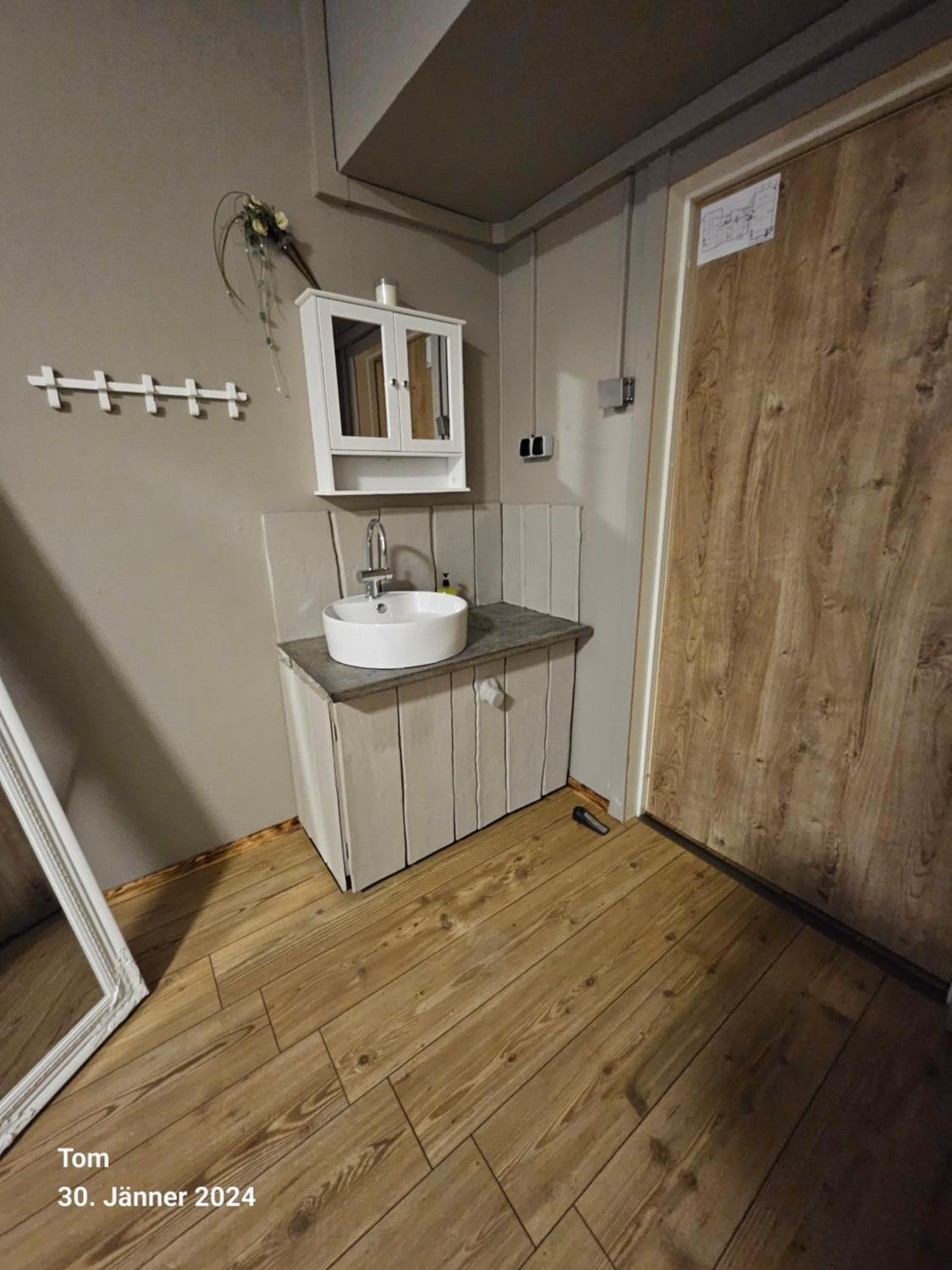 Deluxe Double or Twin Room with Lake View - Photo 10