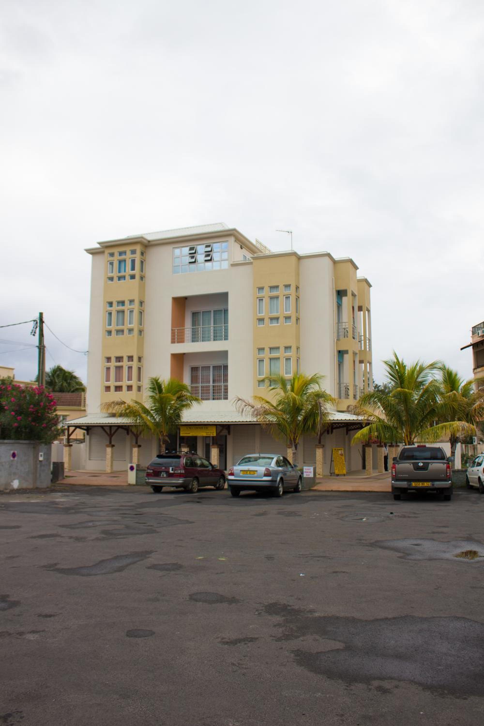 One-Bedroom Apartment