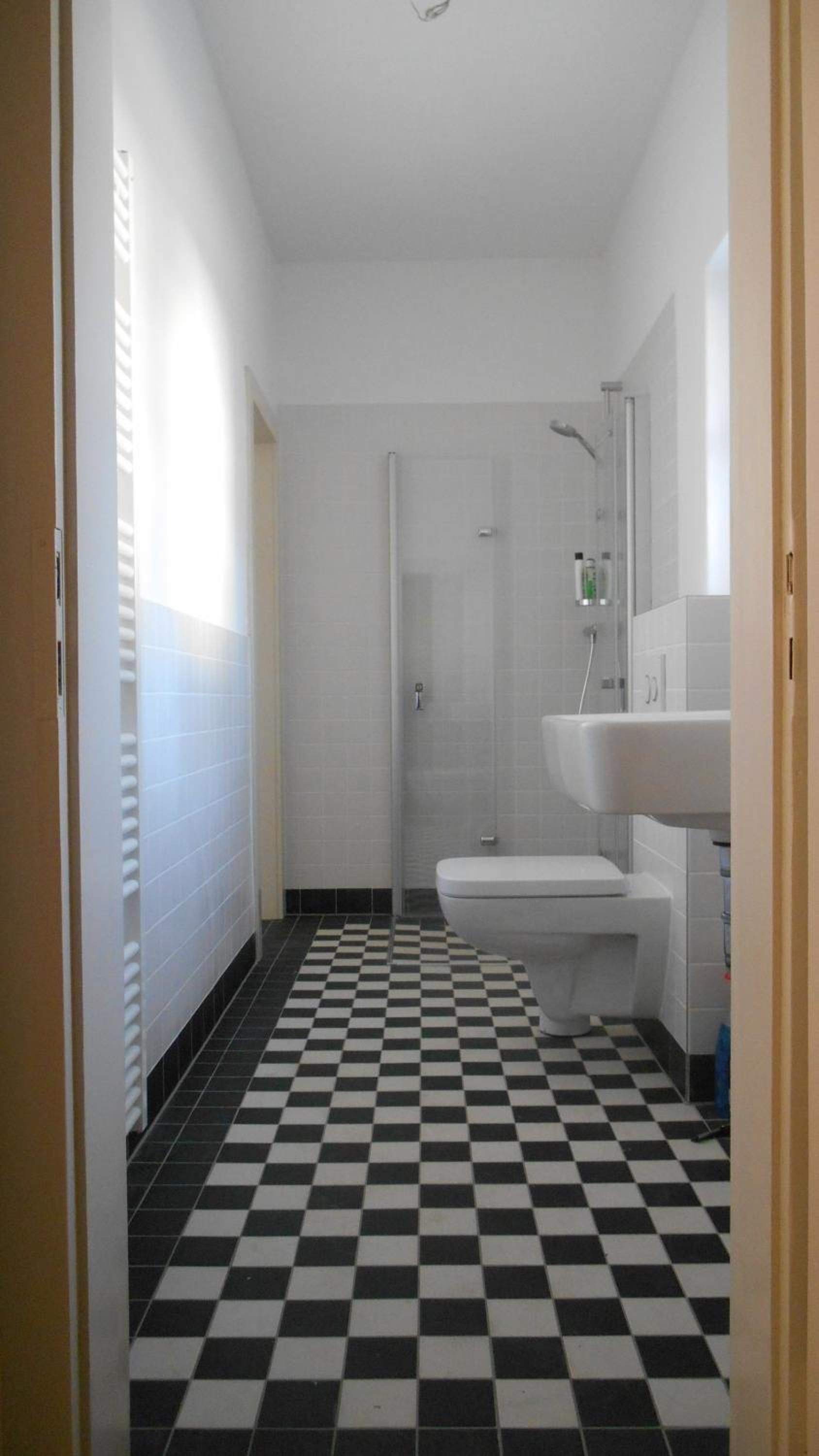 Six-Bedroom House photo 2