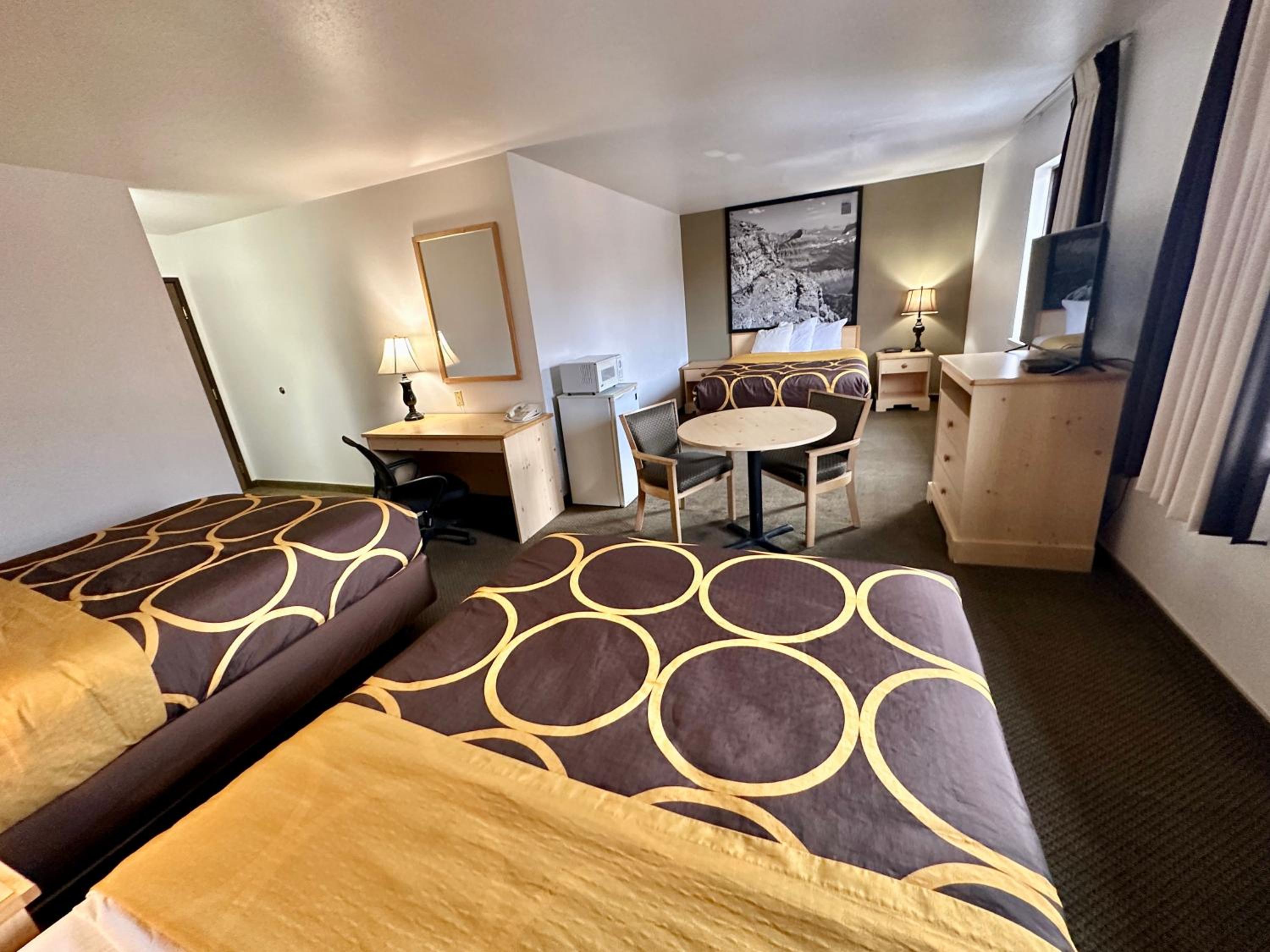 Superior Double Room with Three Double Beds - Non Smoking - Photo 5