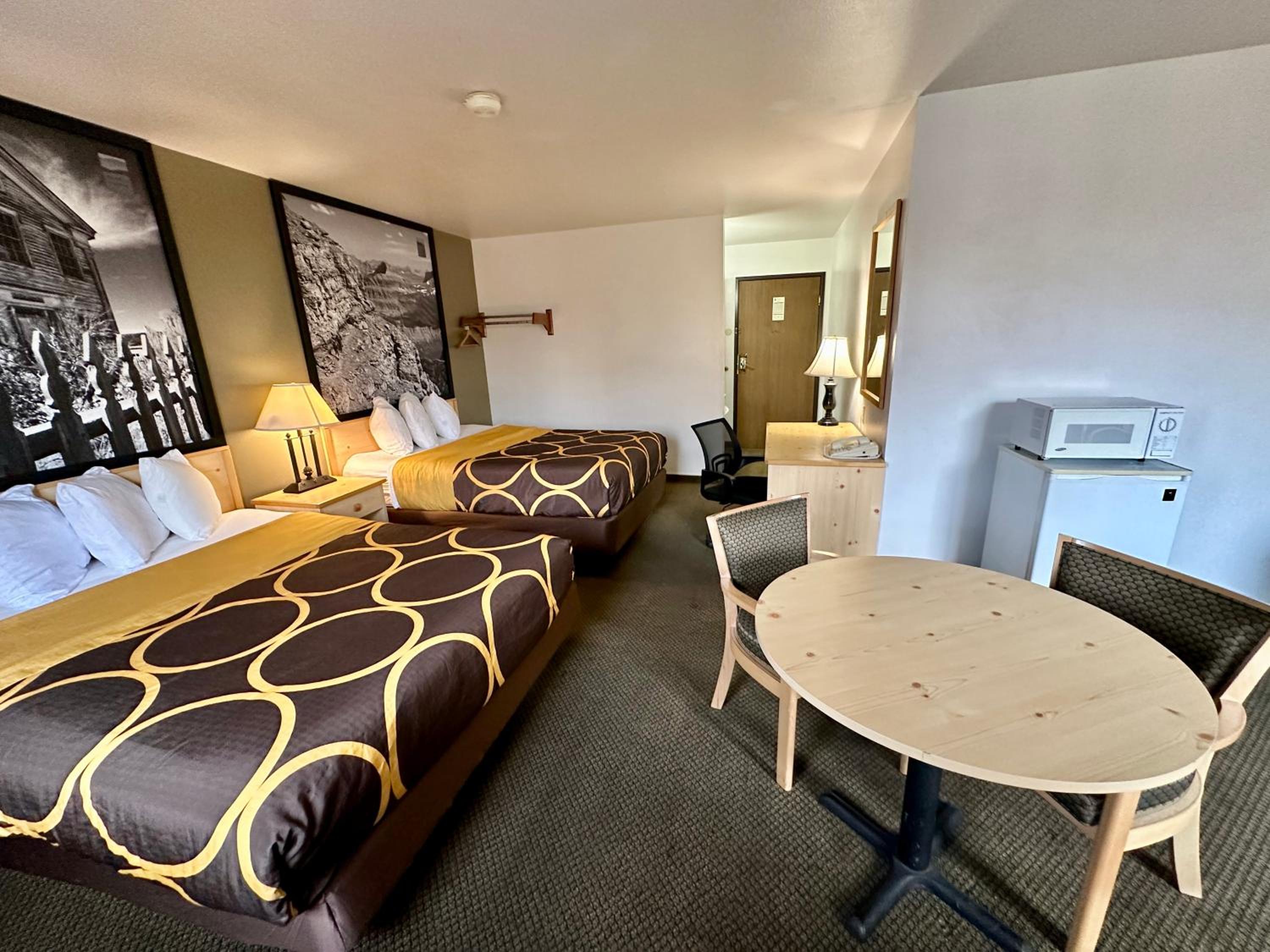 Superior Double Room with Three Double Beds - Non Smoking - Photo 6