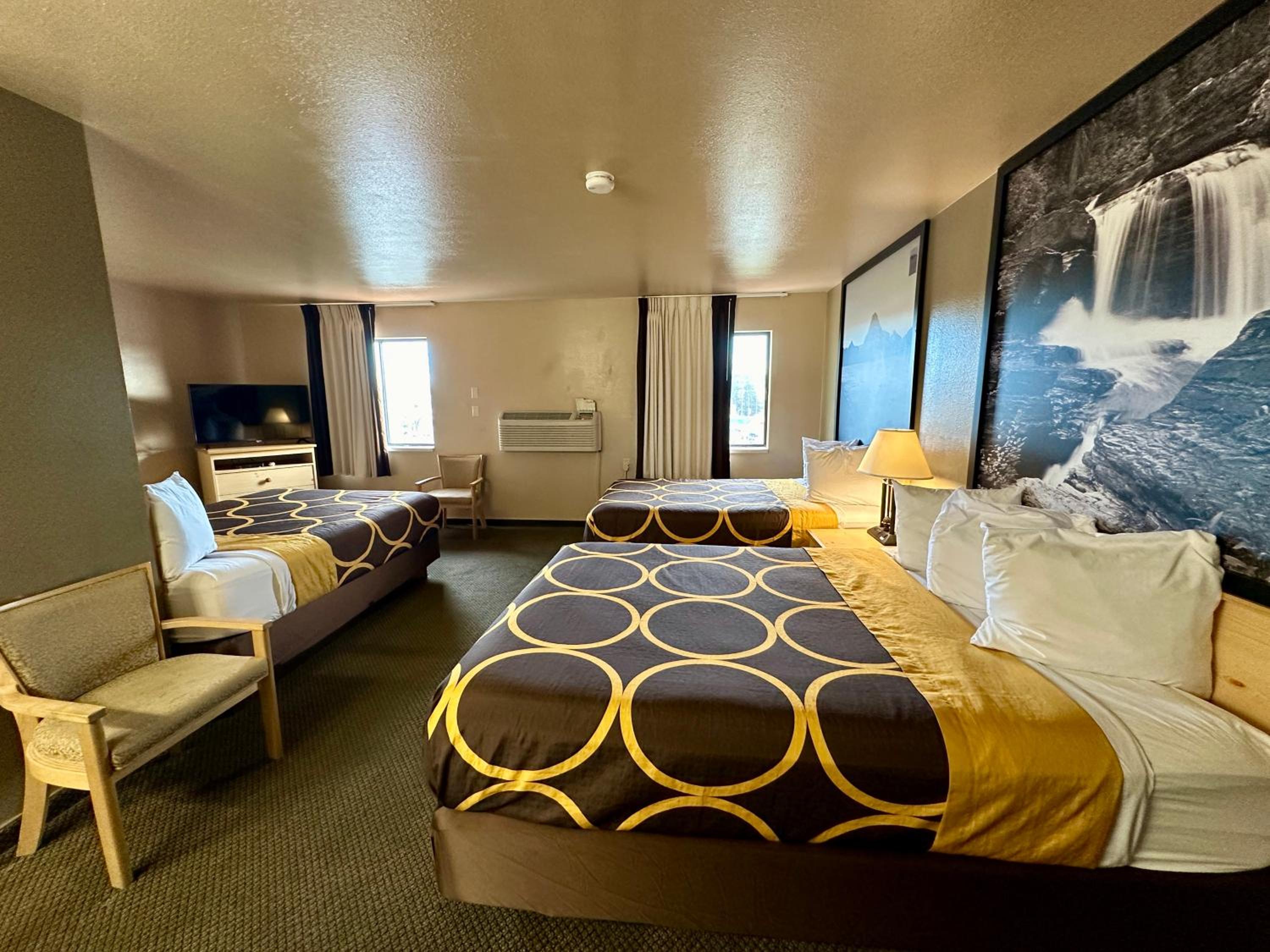 Superior Double Room with Three Double Beds - Non Smoking - Photo 2