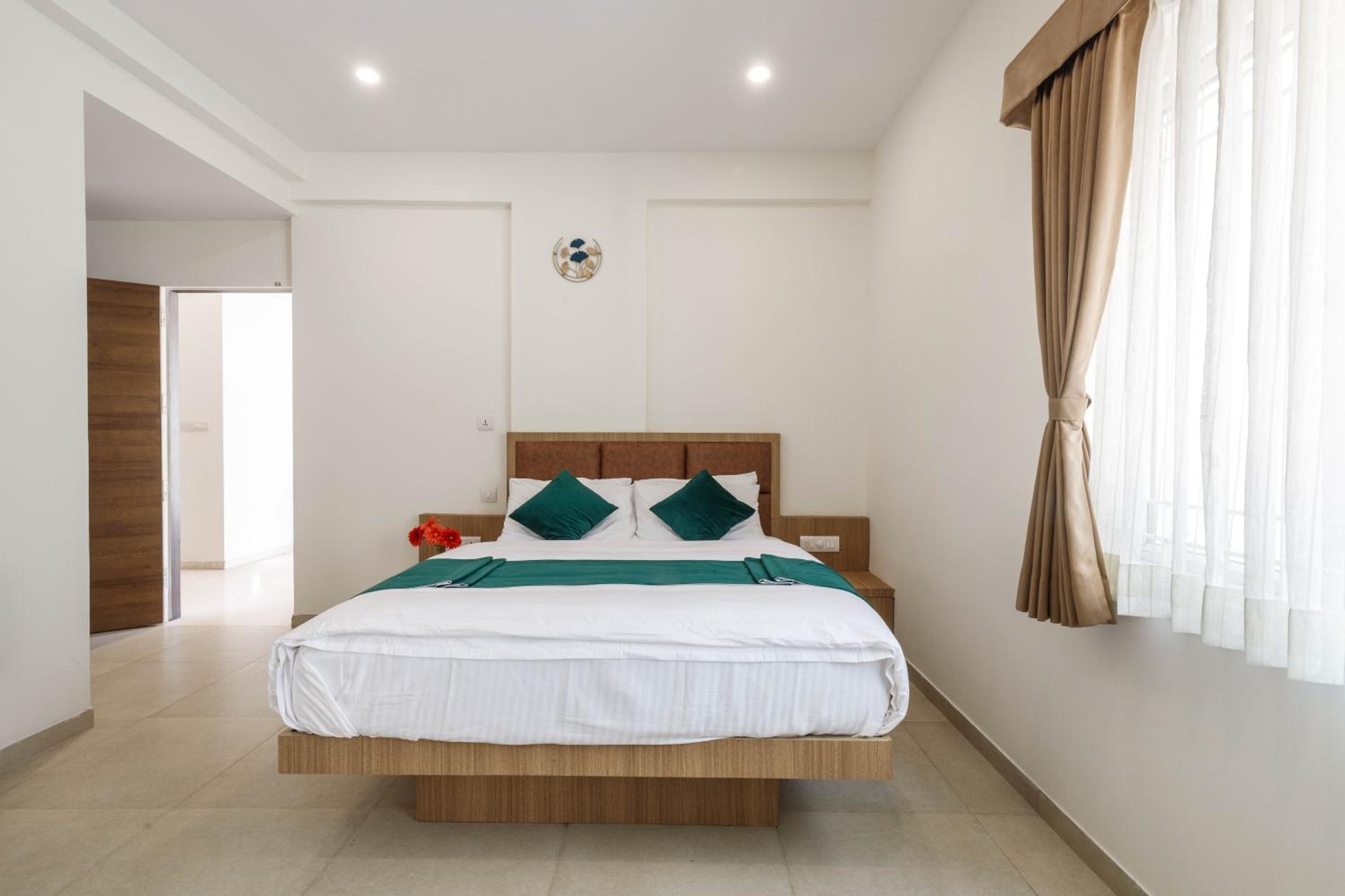 Two-Bedroom Apartment - Photo 2
