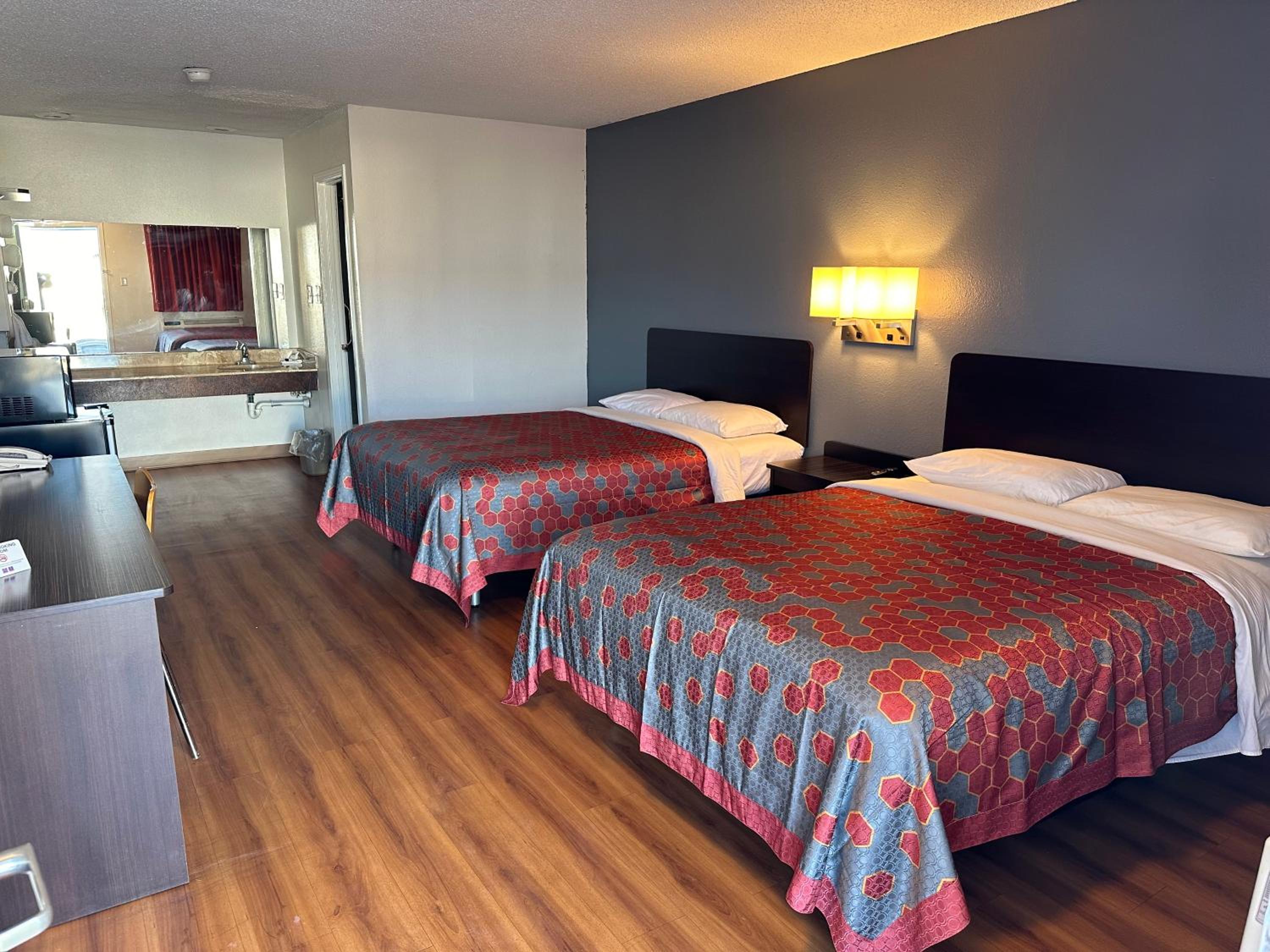 Queen Room with Two Queen Beds - Disability Access - Roll In Shower photo 3