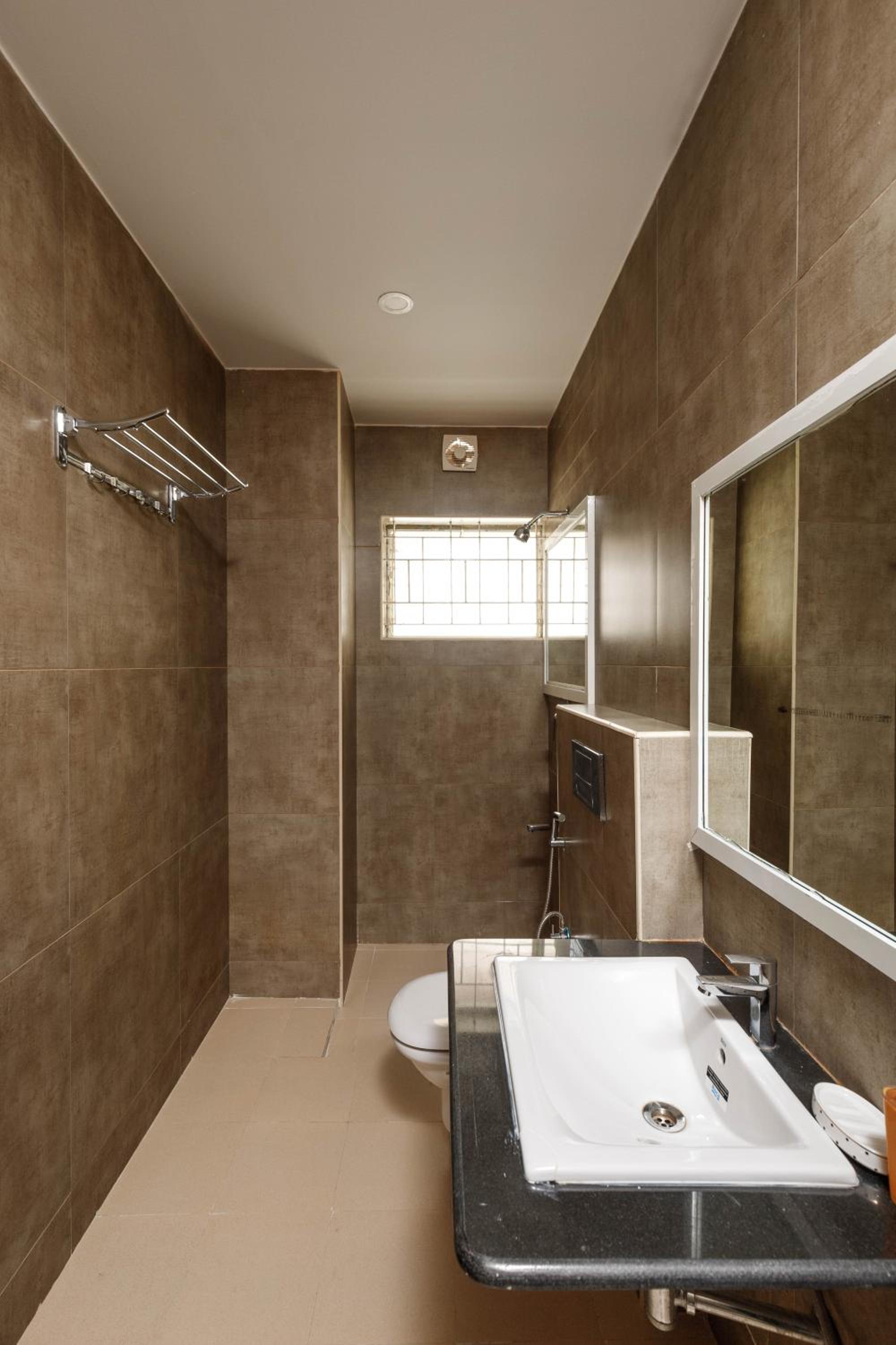 Three-Bedroom Apartment - Photo 7