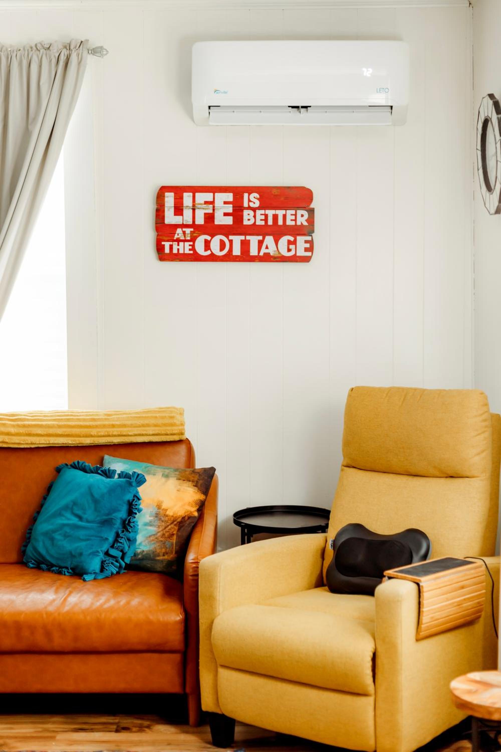 Two-Bedroom House - Photo 22