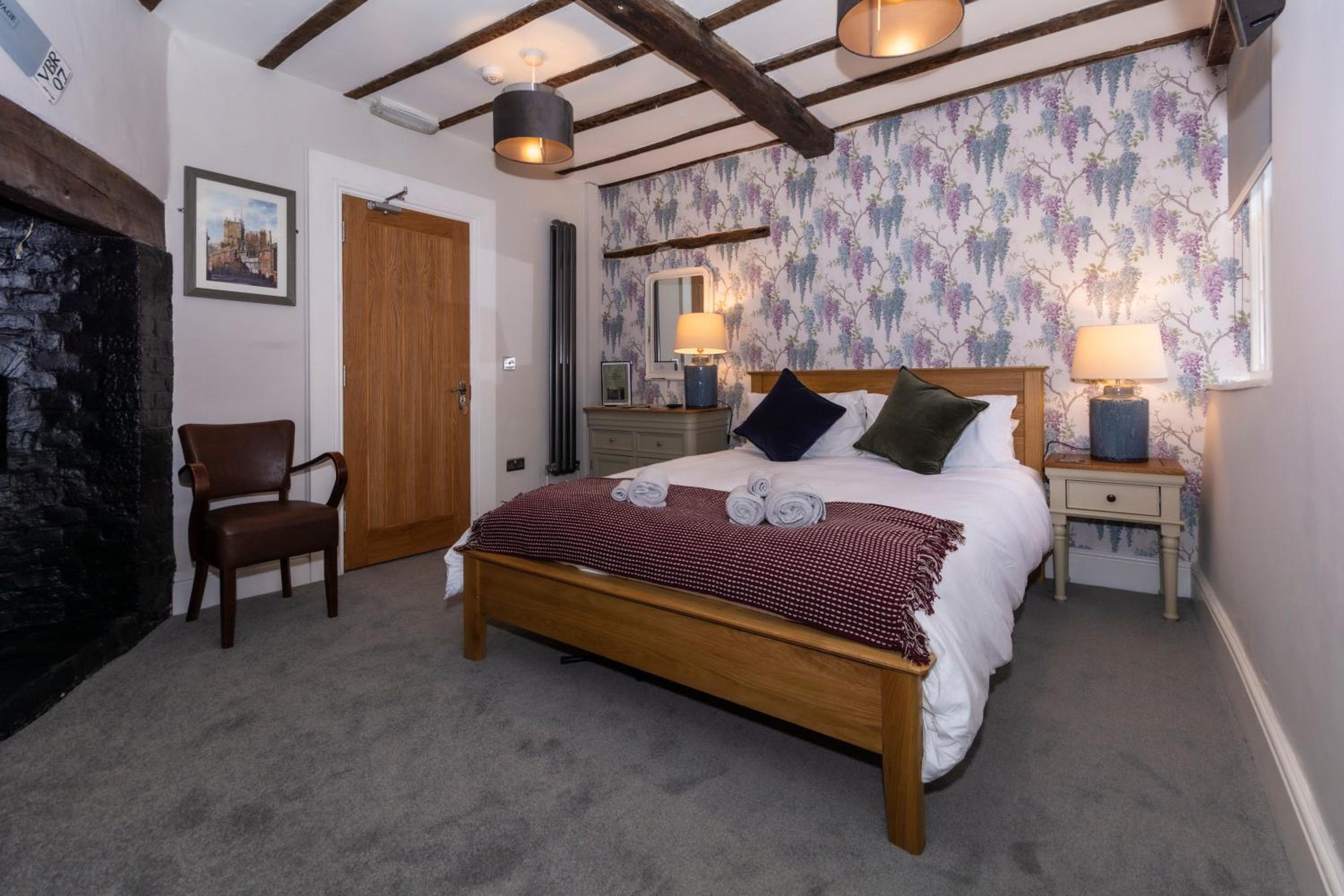 Deluxe King Room