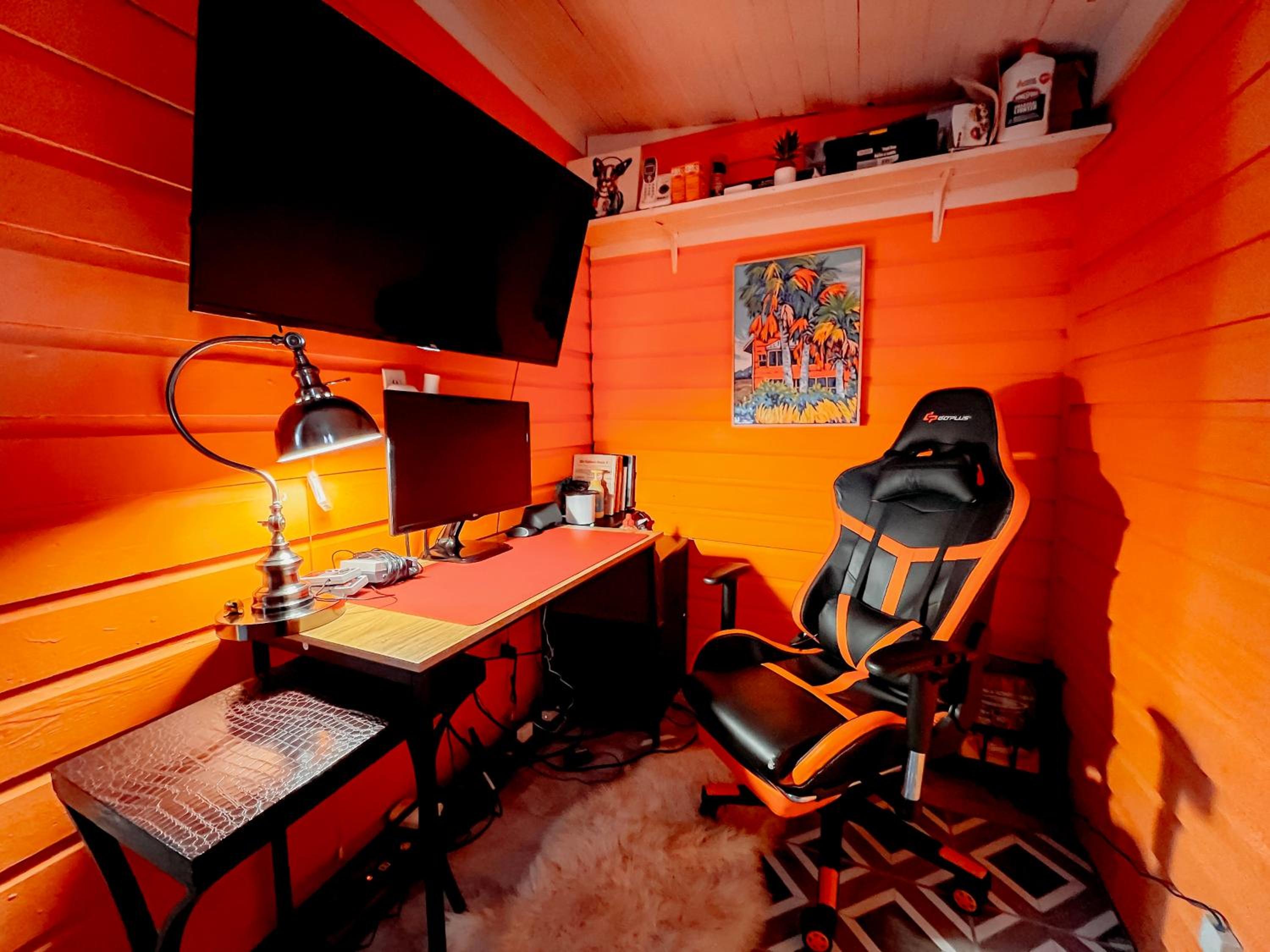 Two-Bedroom House - Photo 3
