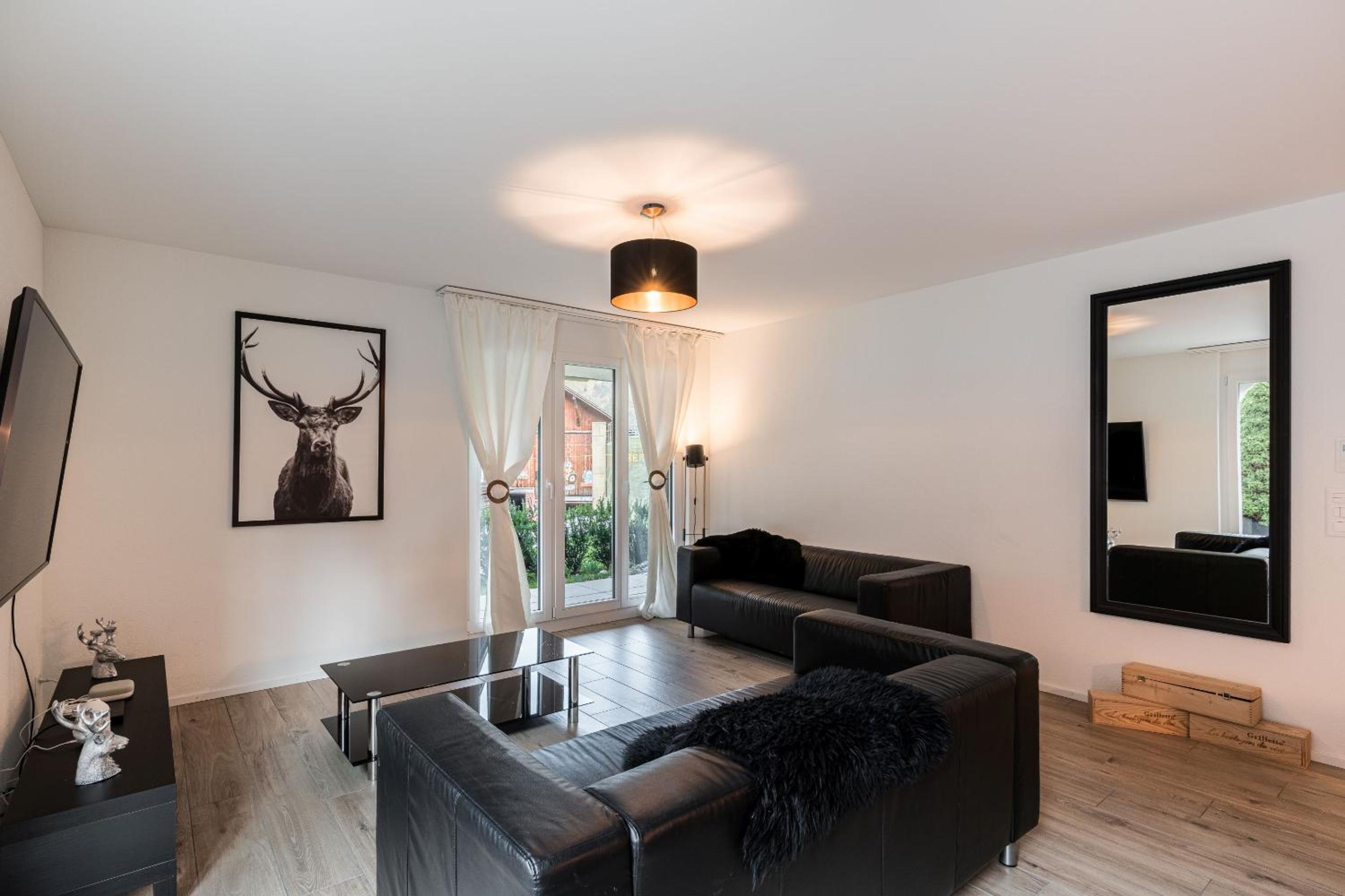 Apartment with Mountain View - Photo 11