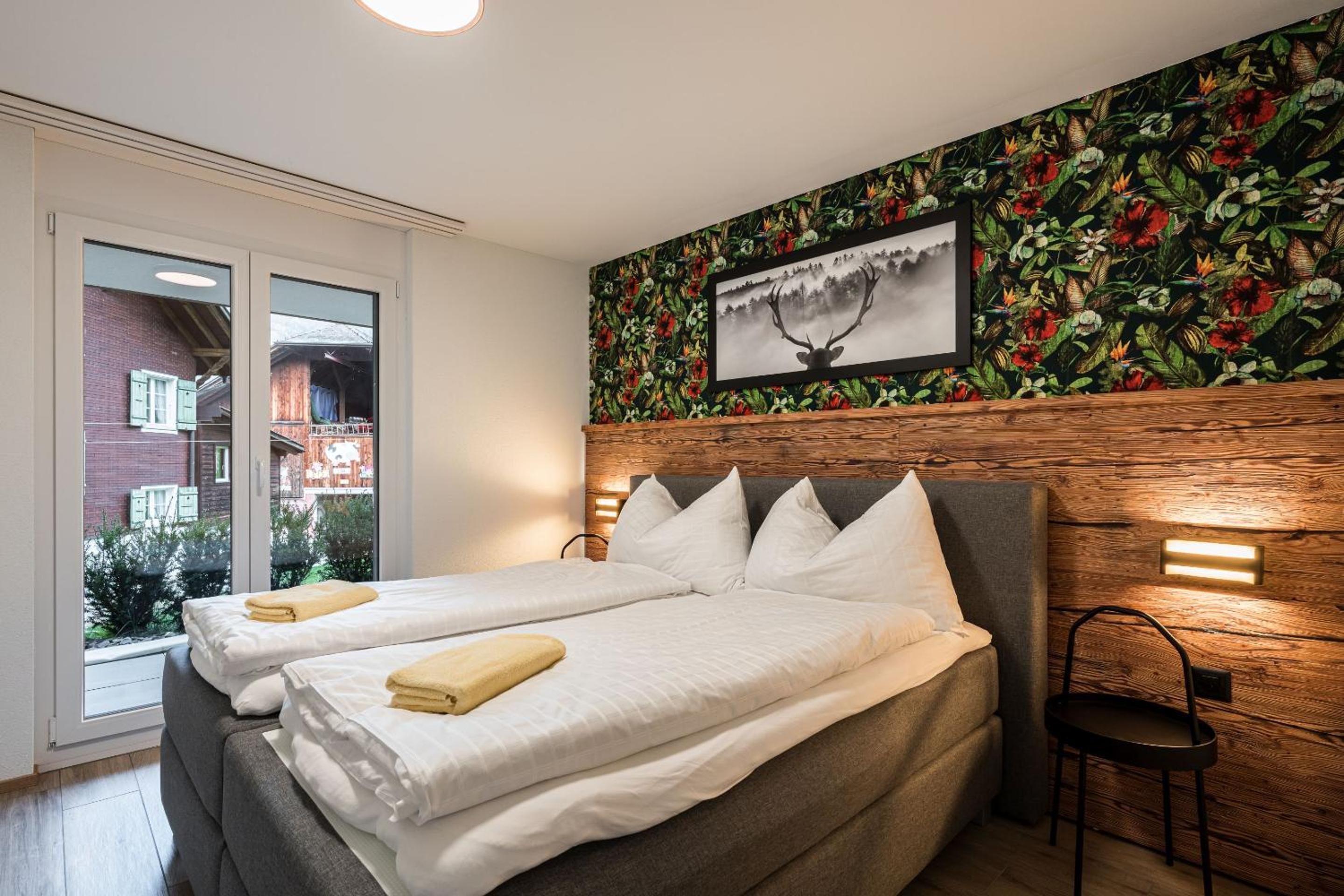 Apartment with Mountain View - Photo 4