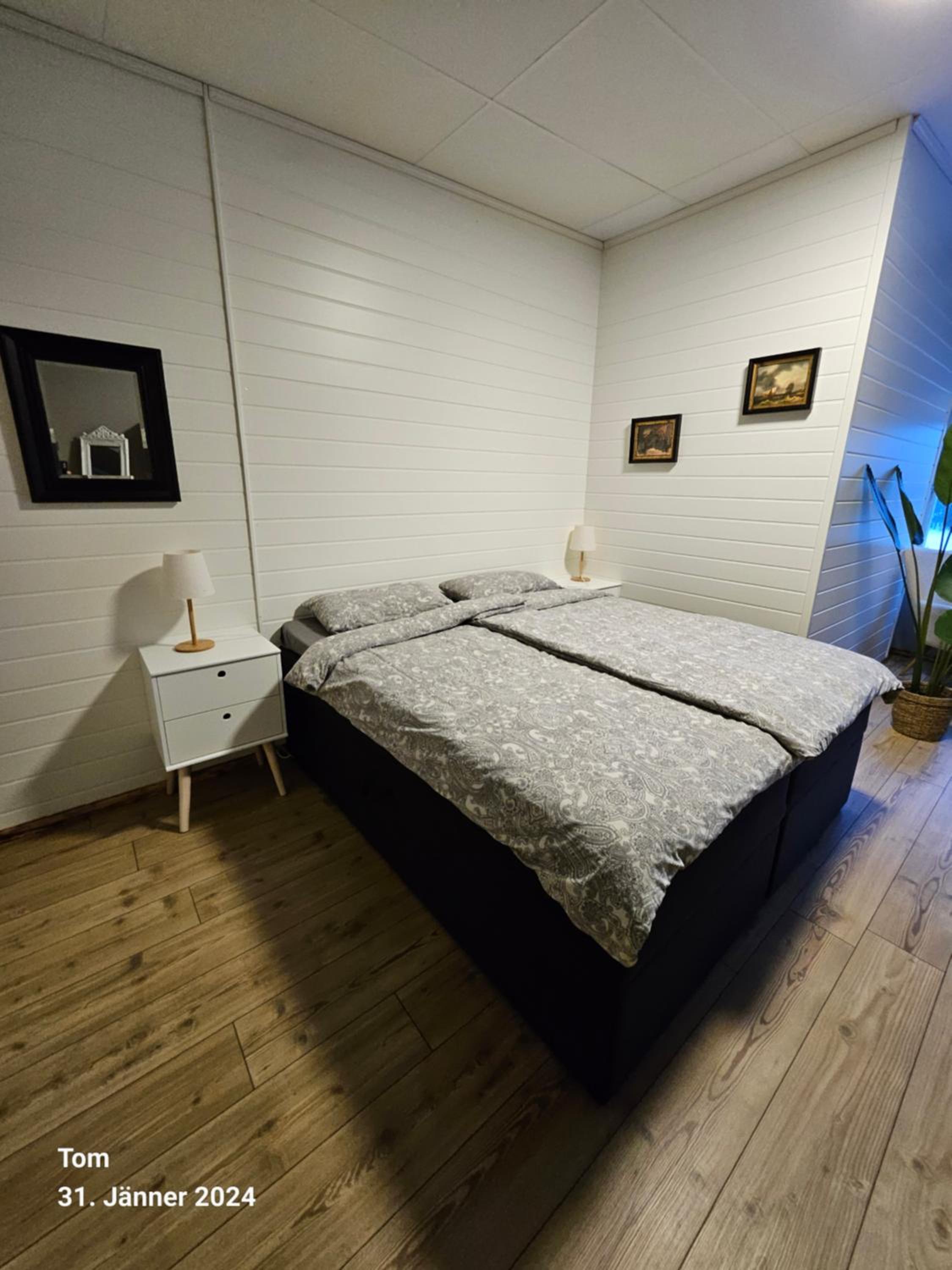 Deluxe Double or Twin Room with Lake View - Photo 1