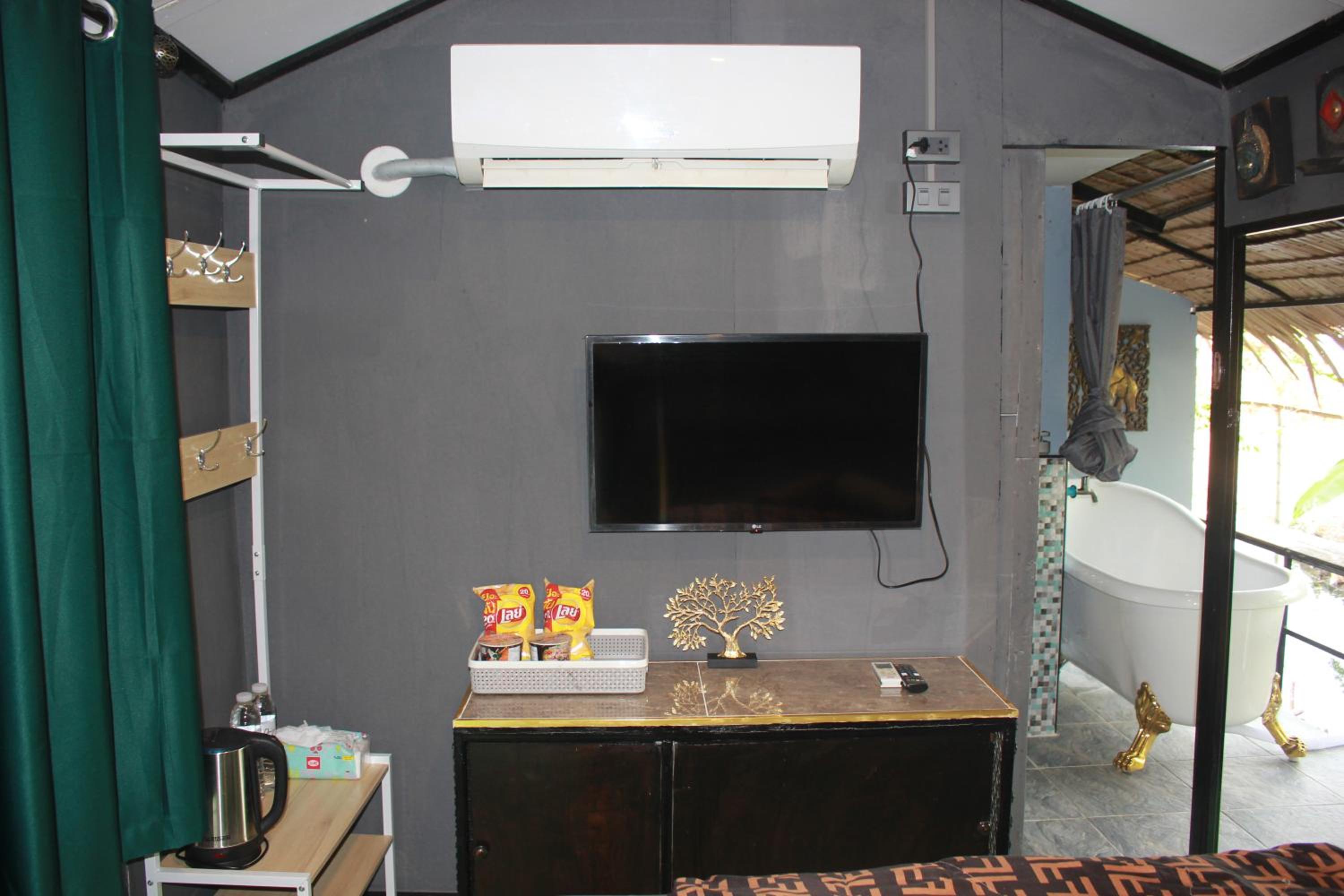Deluxe Single Room with Balcony photo 1