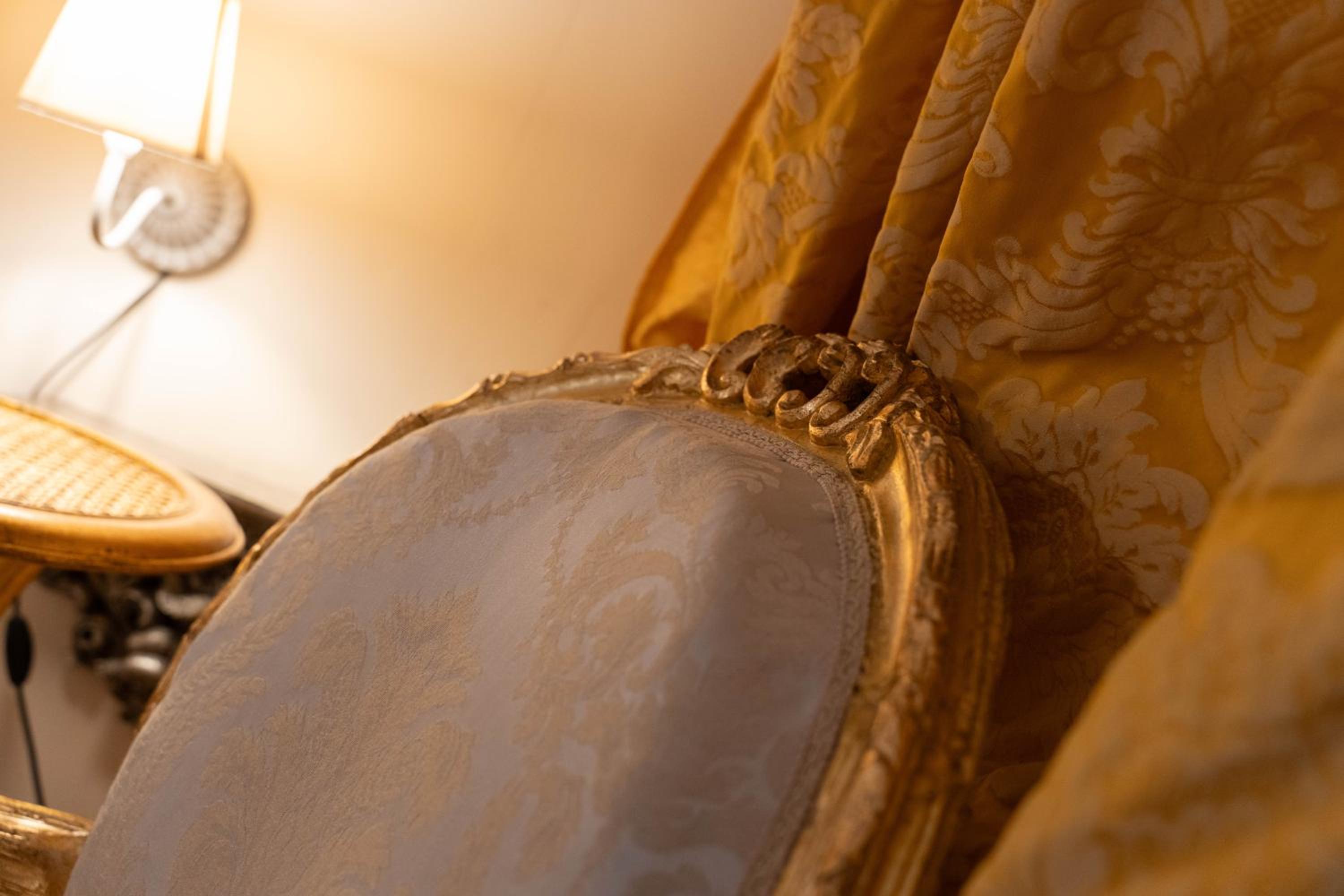 Deluxe Suite - Photo 14