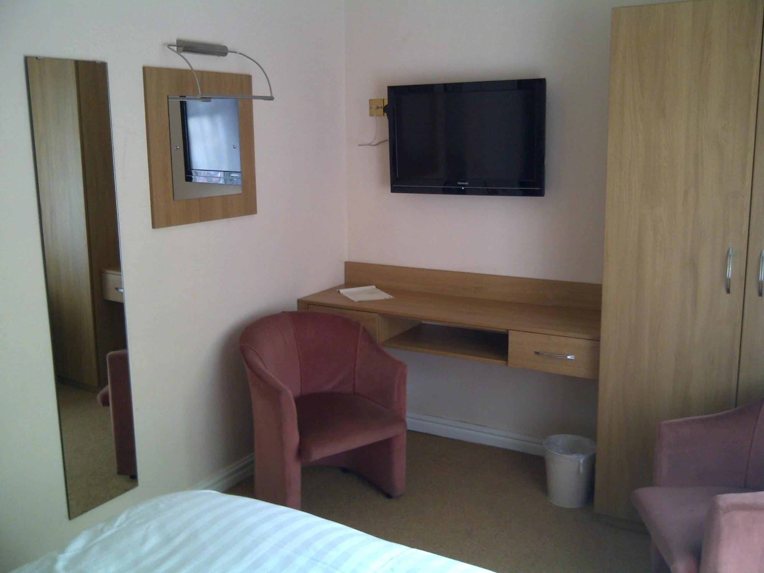 Standard Twin Room - Photo 1