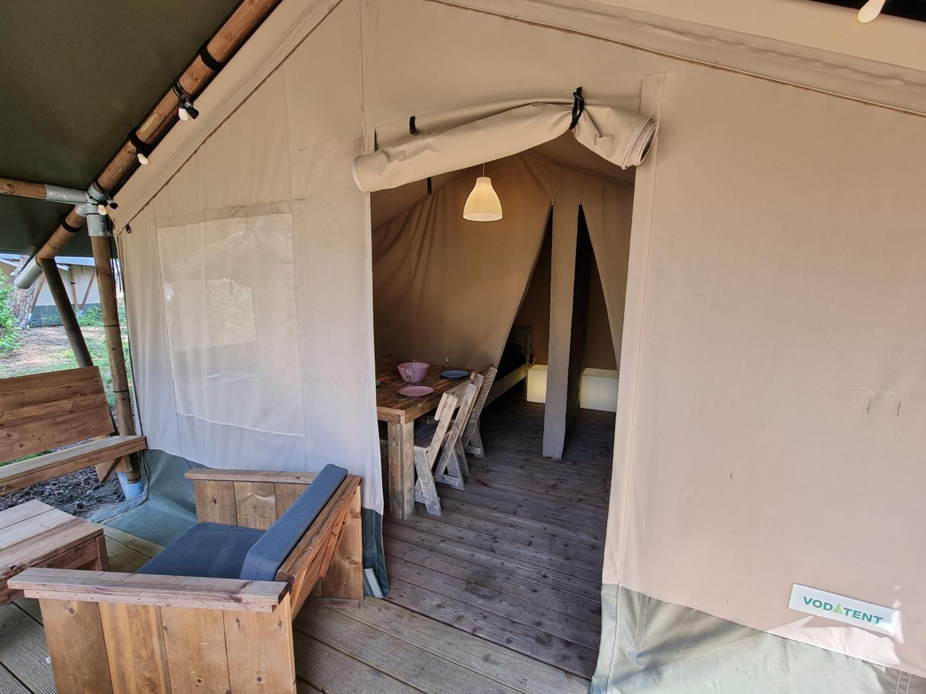 Tent 2 photo 1