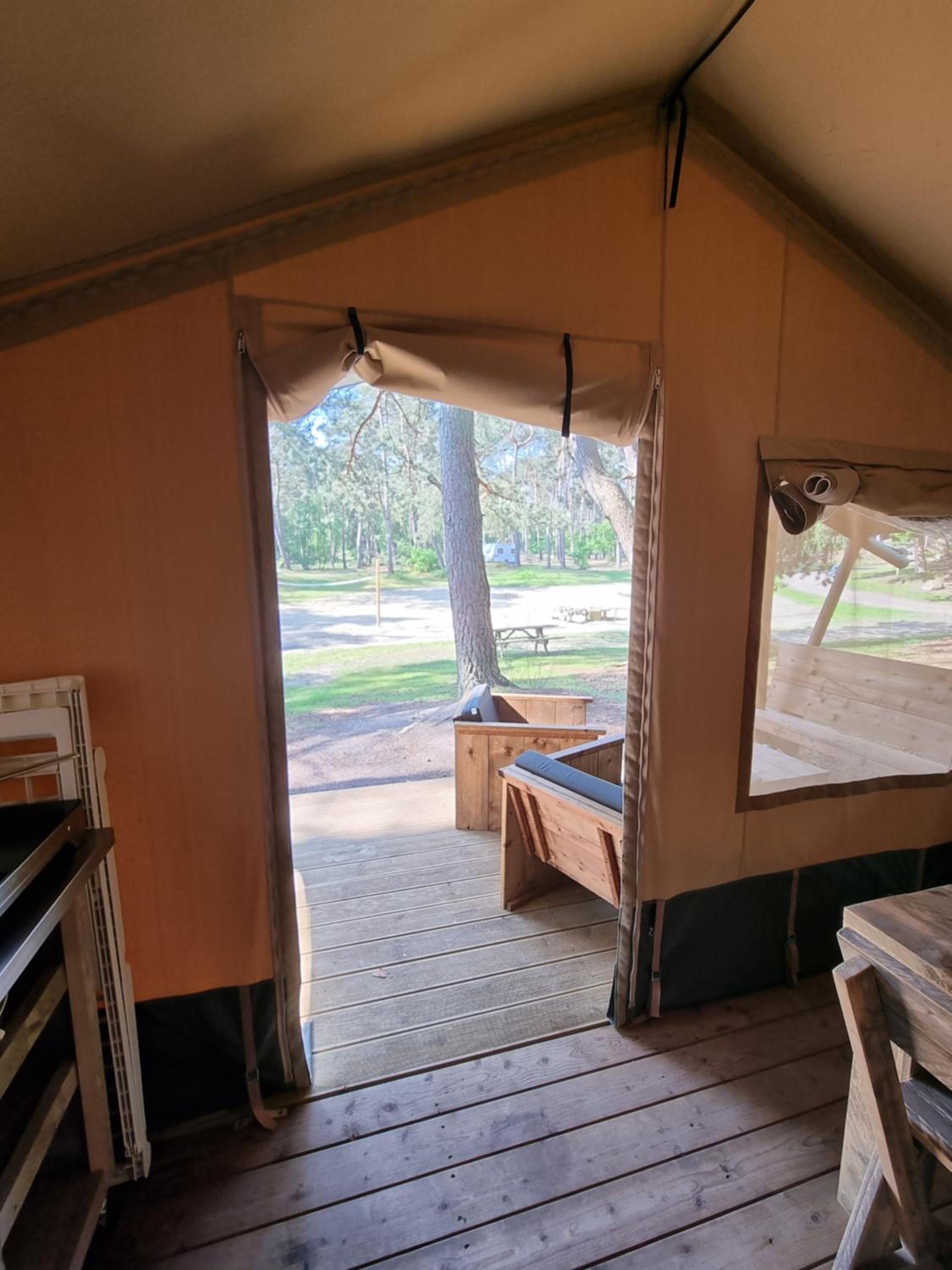 Tent 2 photo 2