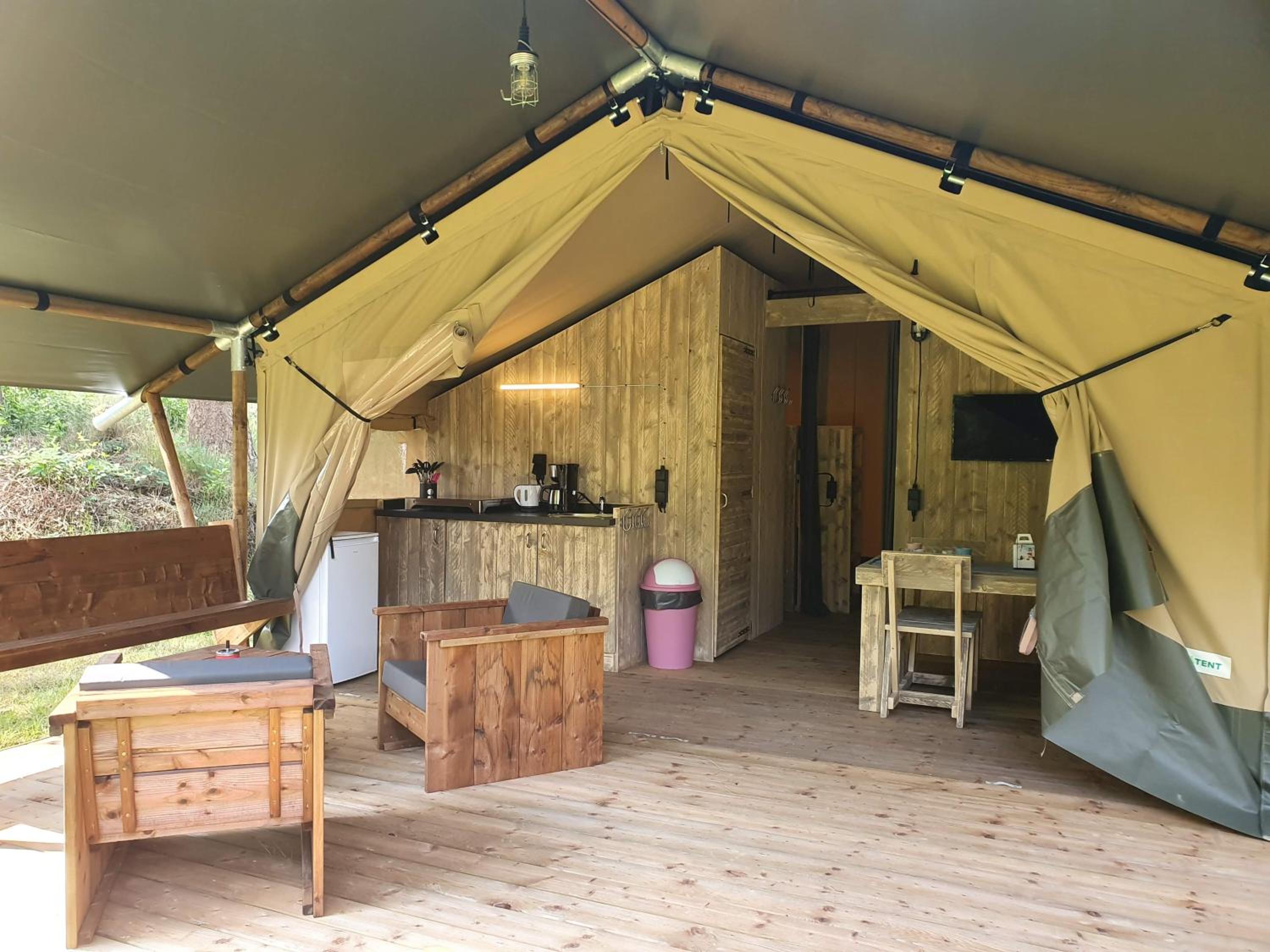 Tent 3 photo 1
