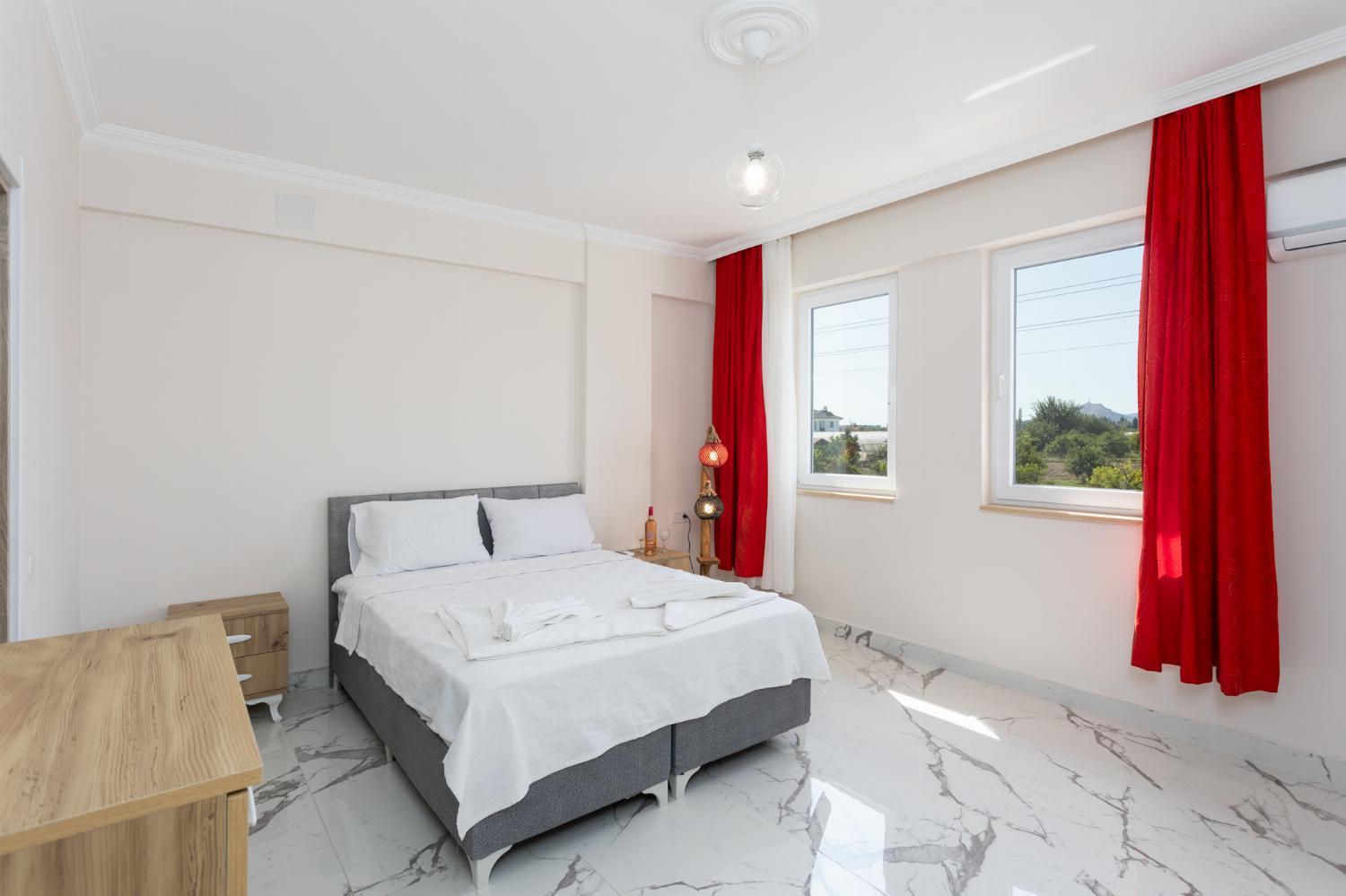 Villa photo 2