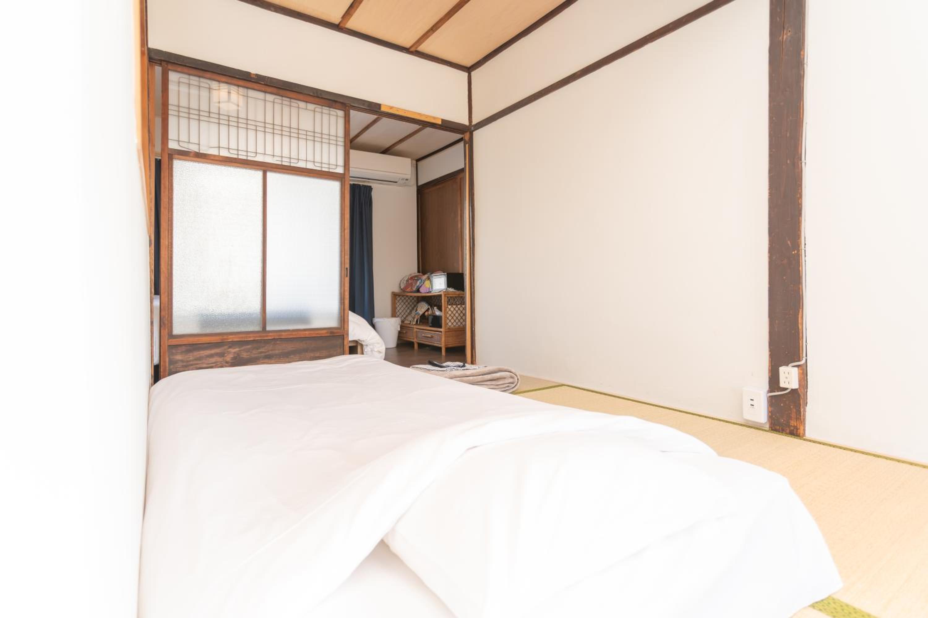 Japanese-Style Townhouse - Photo 103