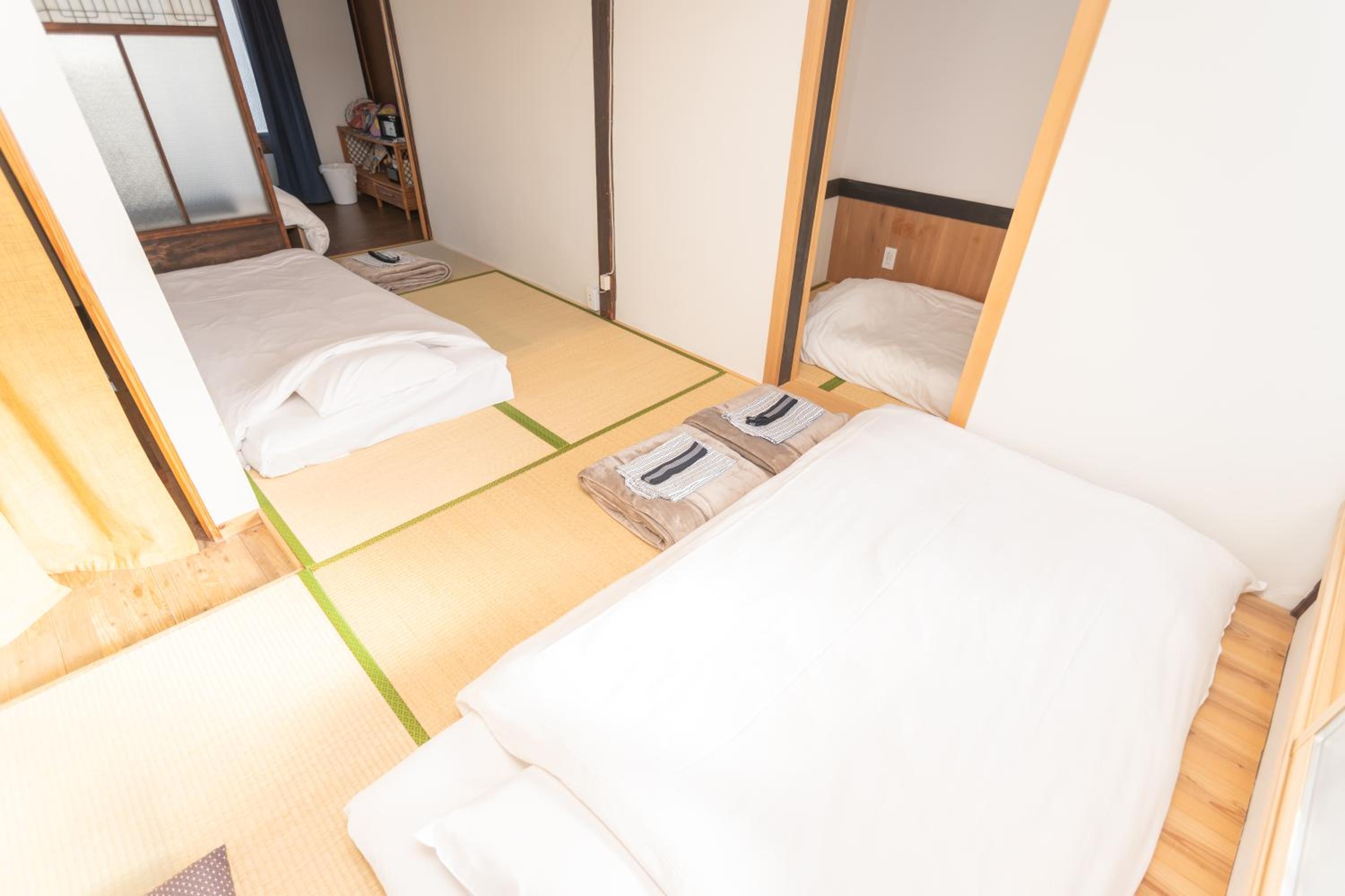 Japanese-Style Townhouse - Photo 98