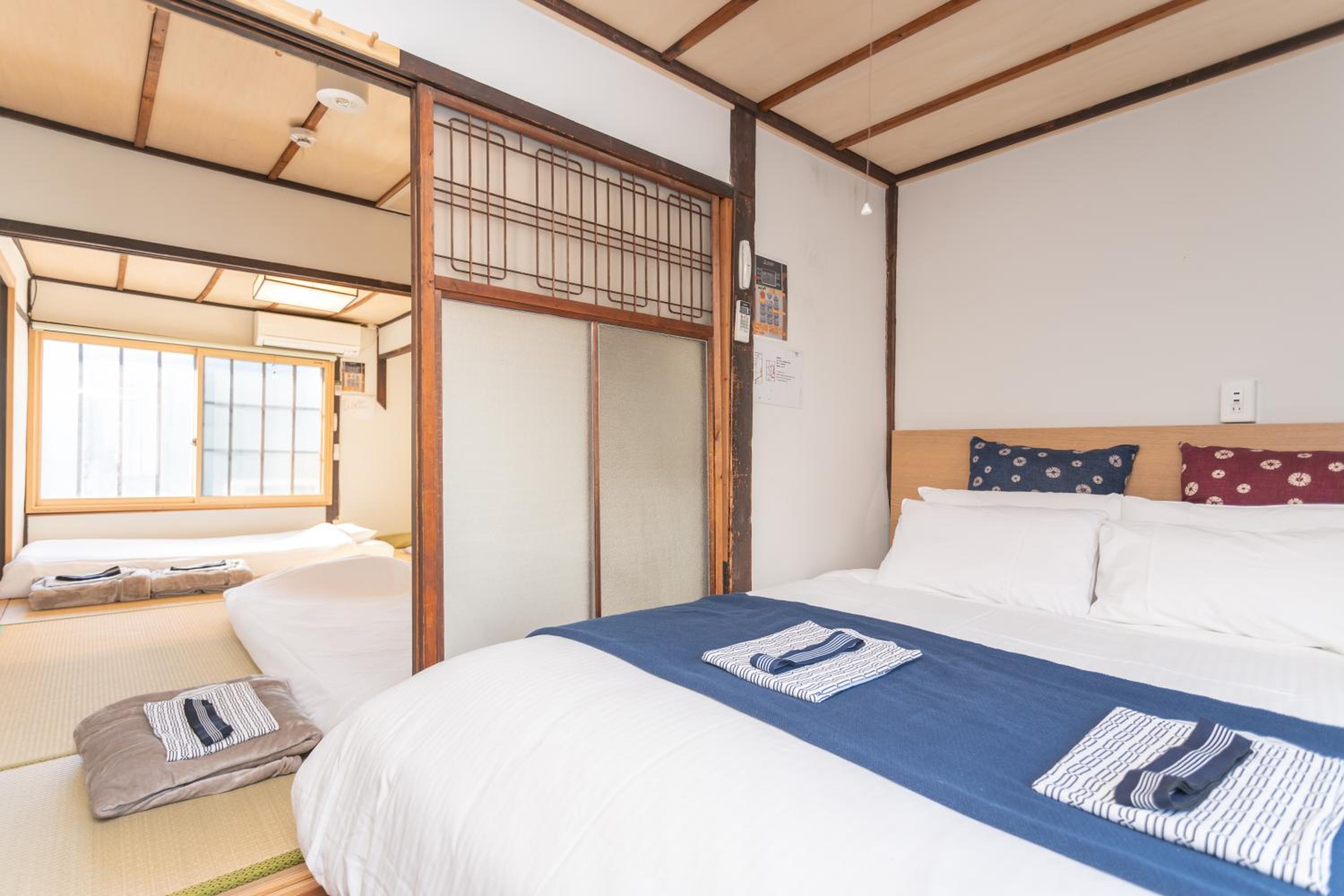 Japanese-Style Townhouse - Photo 43
