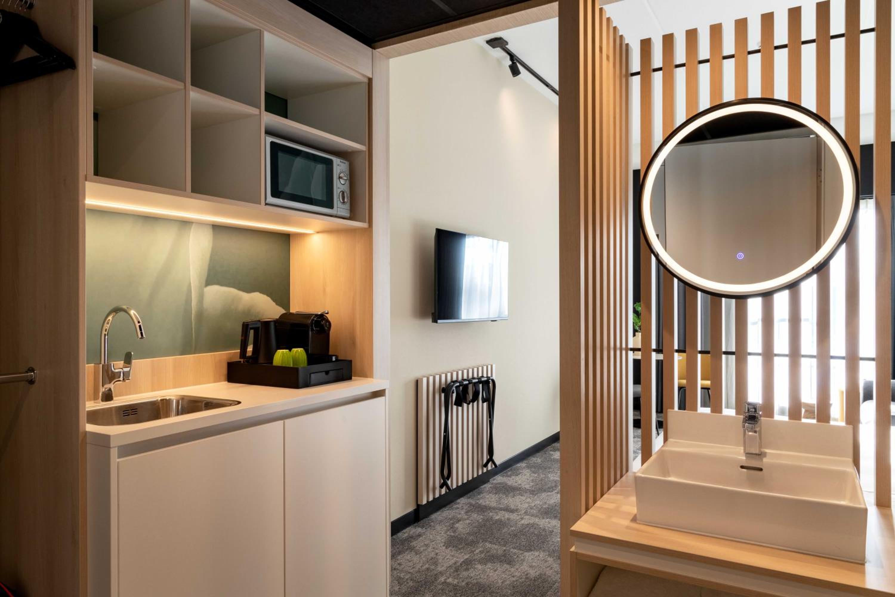 Twin Room - Photo 2