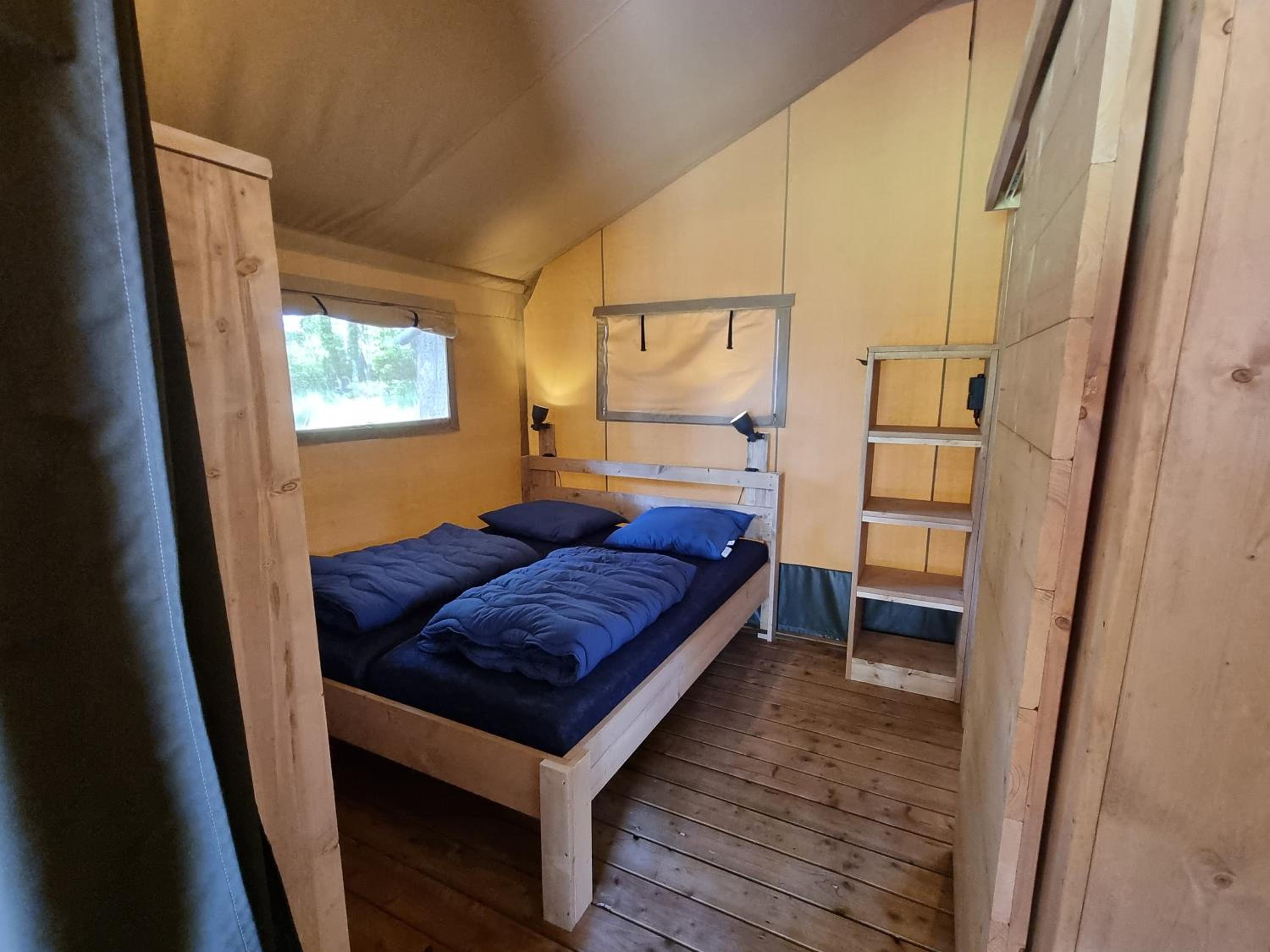 TENT 4 photo 3