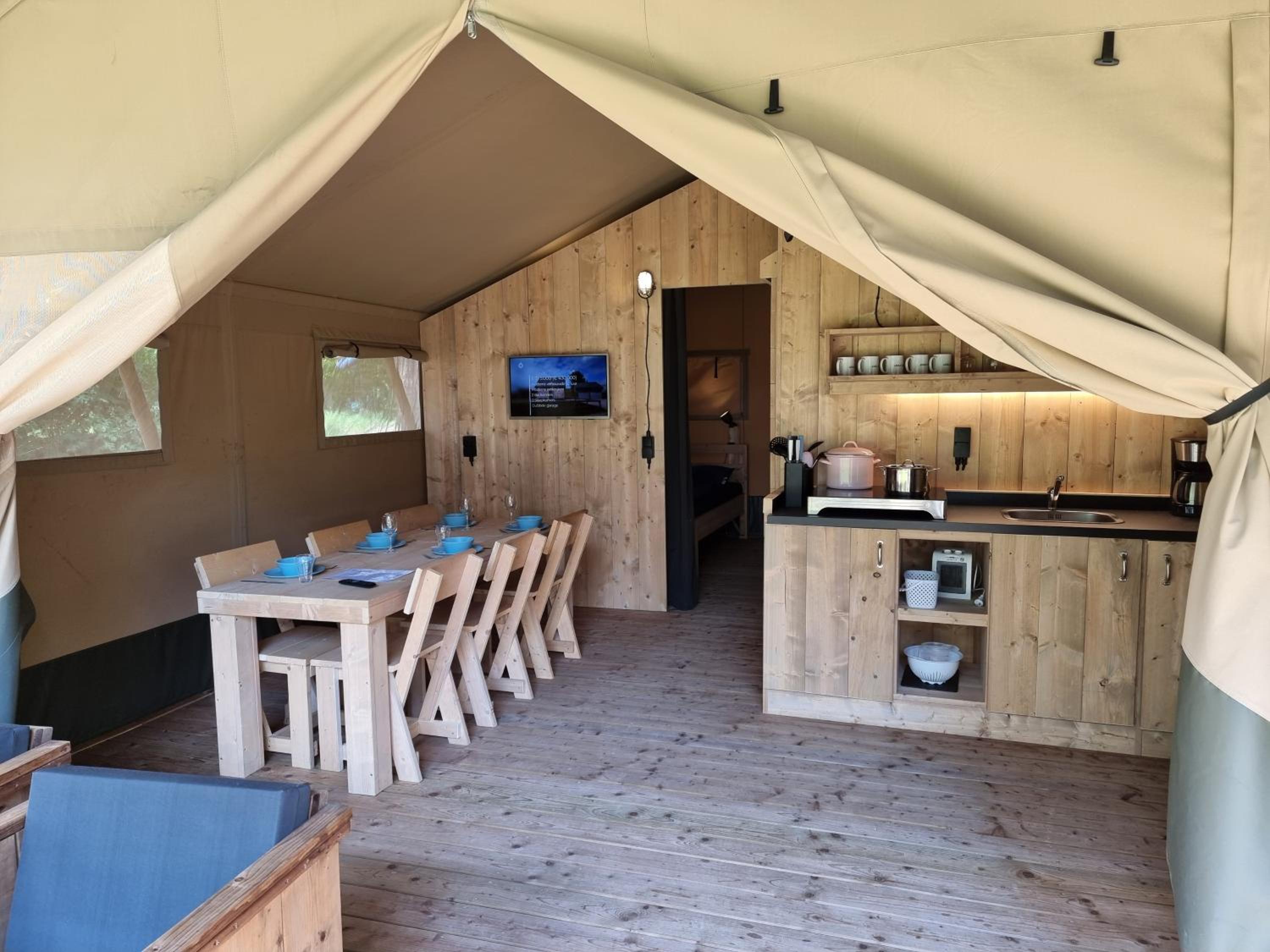 TENT 4 photo 2